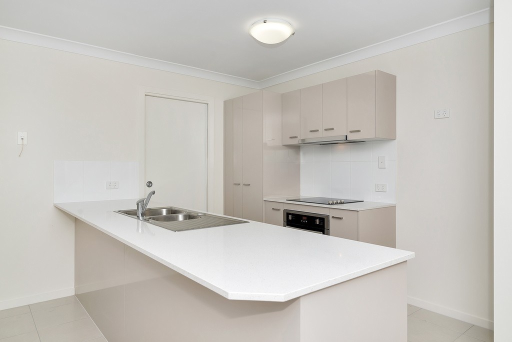 17 Rosella Gardens Drive, Meringandan West, QLD 4352
