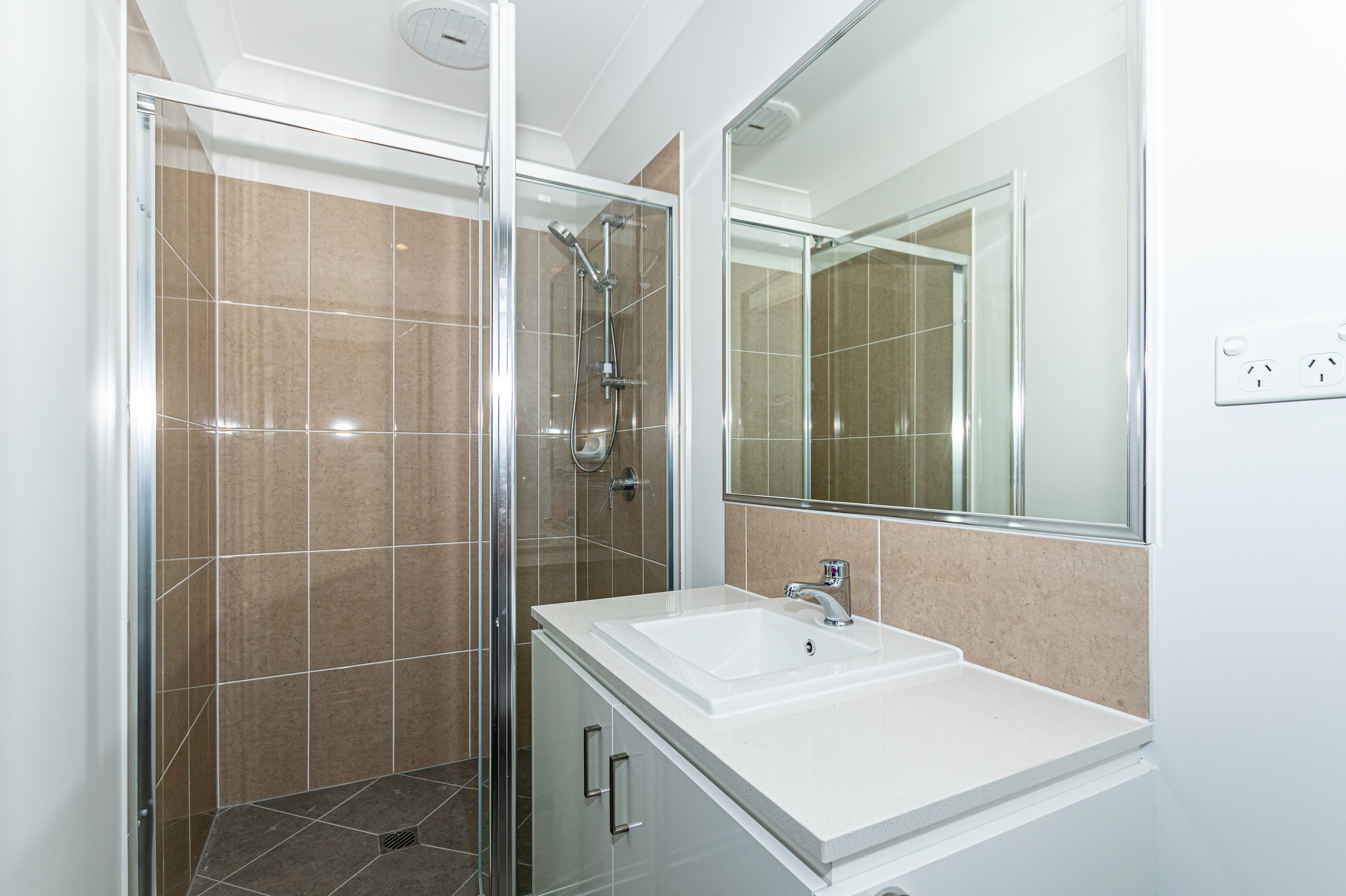 33 Paige Street — photo 14 of 22