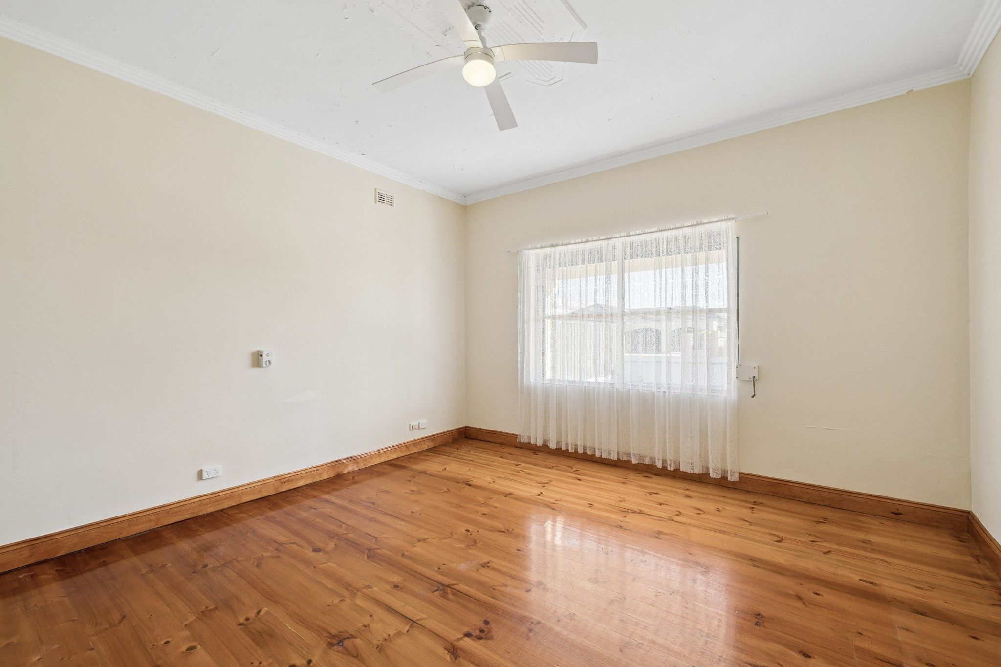 31 Seaton Terrace — photo 16 of 26