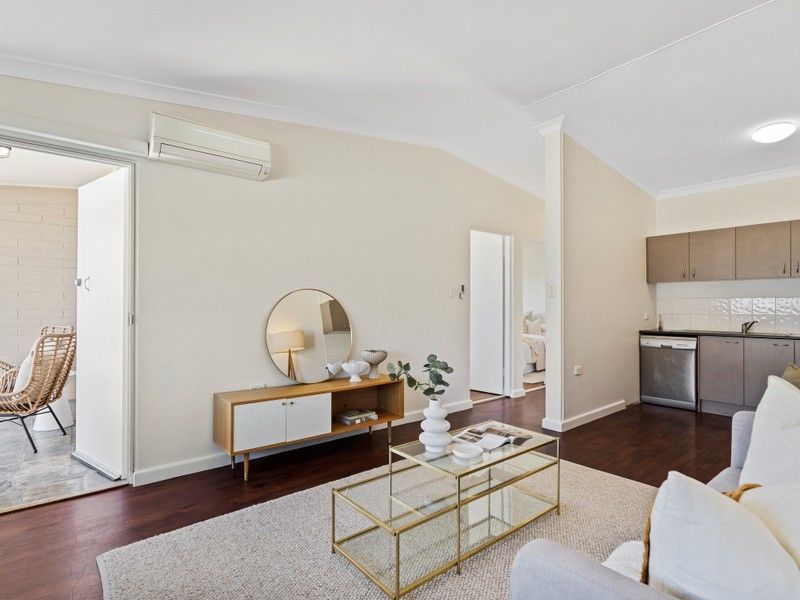 4/104 Henderson Street — photo 9 of 19