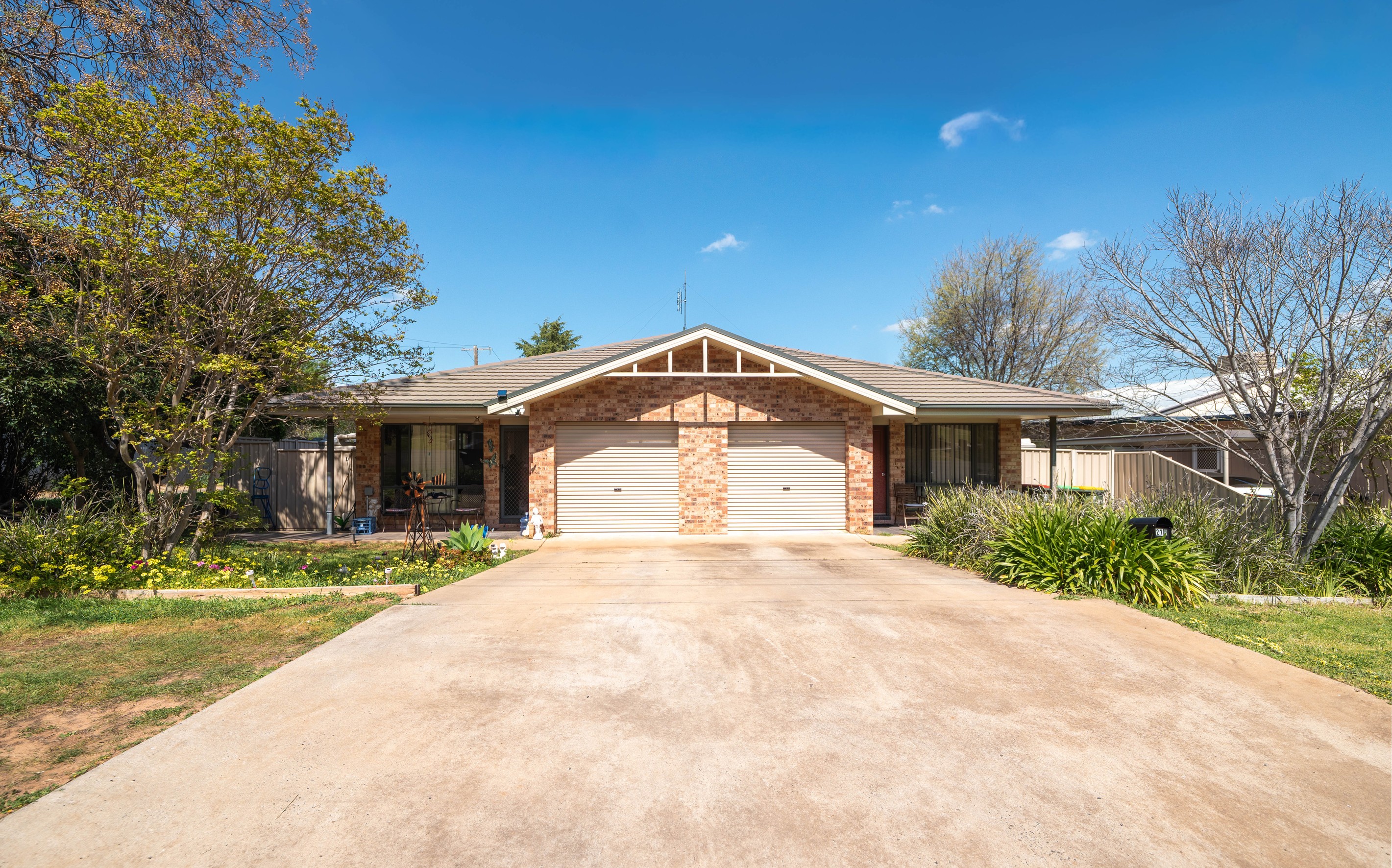 27 & 27a Wentworth Street, Parkes, NSW 2870