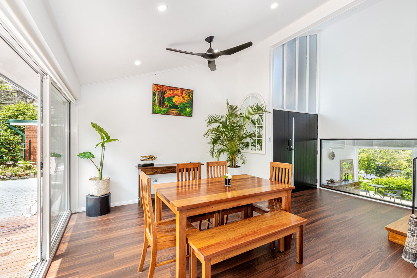 16 Curtin Avenue — photo 3 of 9