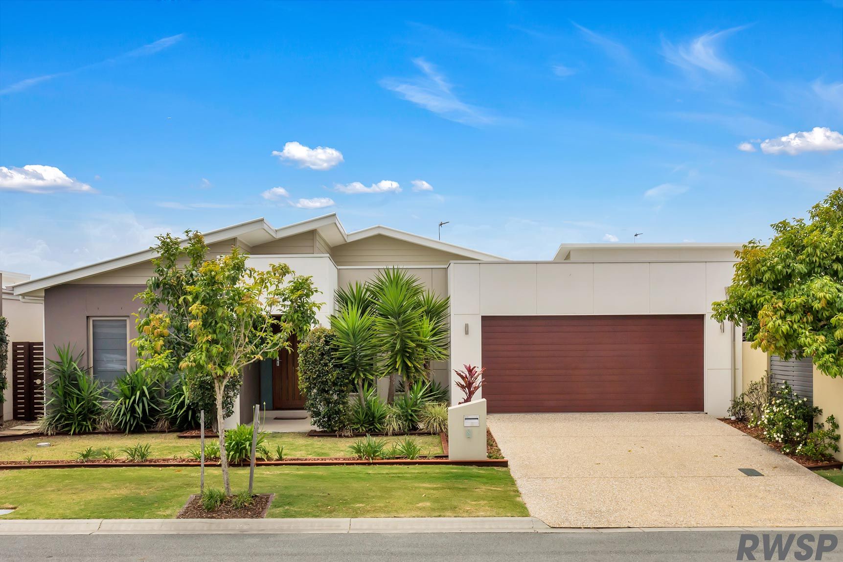 8 Flybridge Way, Hope Island, QLD 4212 - Sold House - Ray White Bell Group