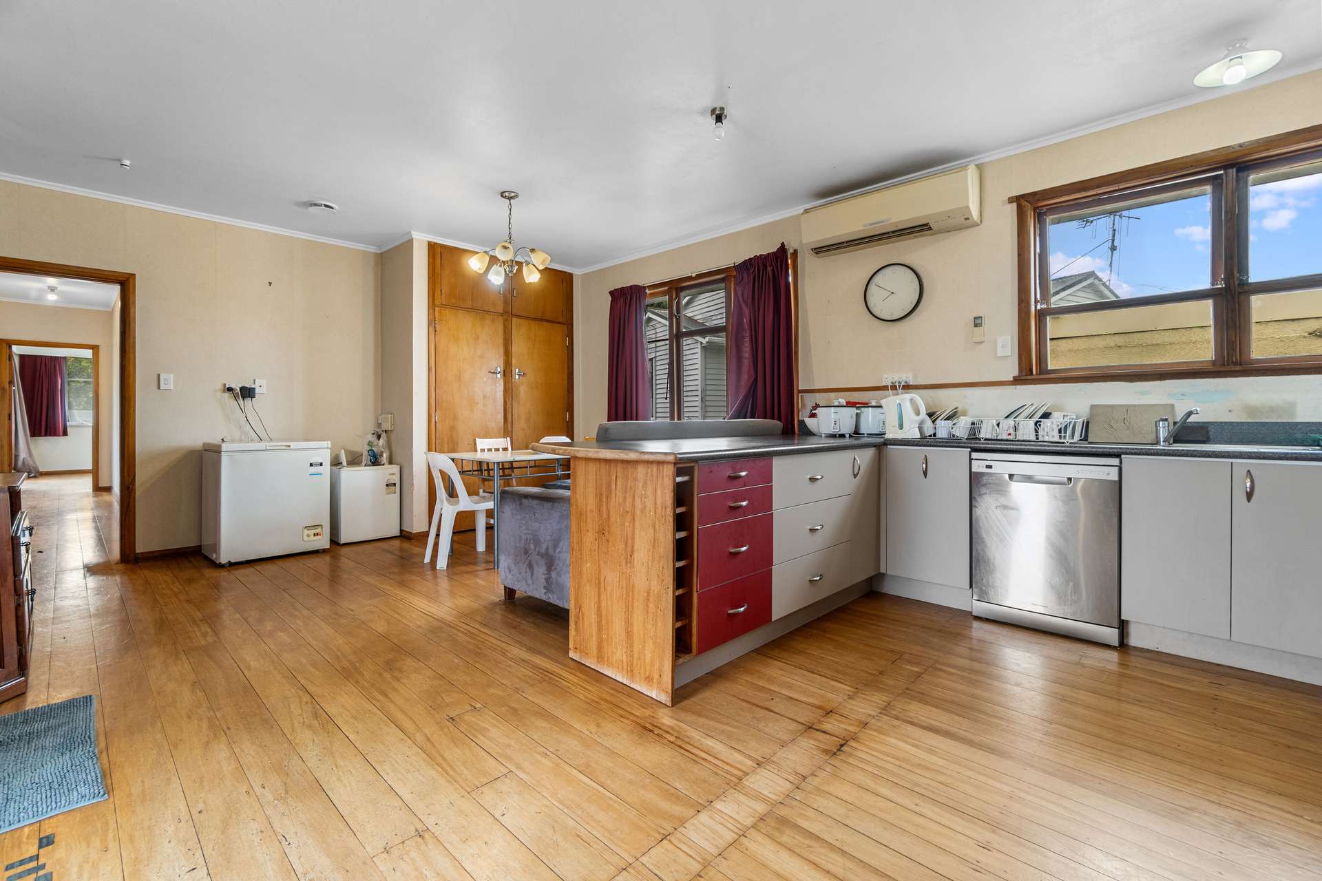 475 Mutu Street photo 7