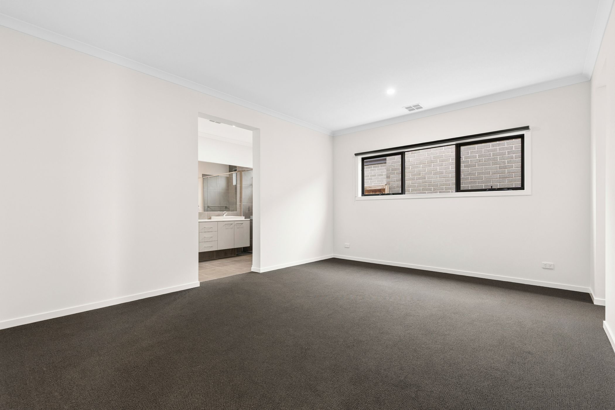 54 Watercourse Avenue — photo 4 of 6