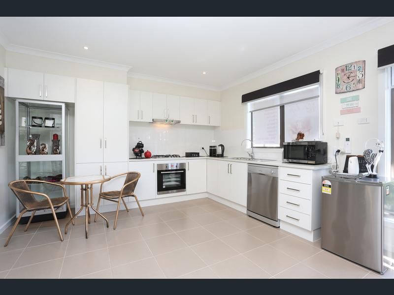 1 Tanika Walk, Epping, VIC 3076