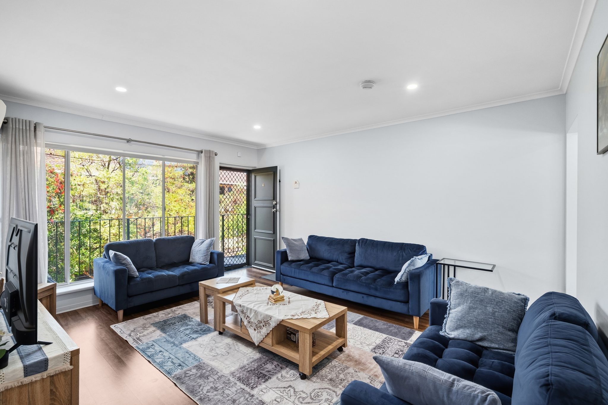 4/114 Cashel Street — photo 2 of 10