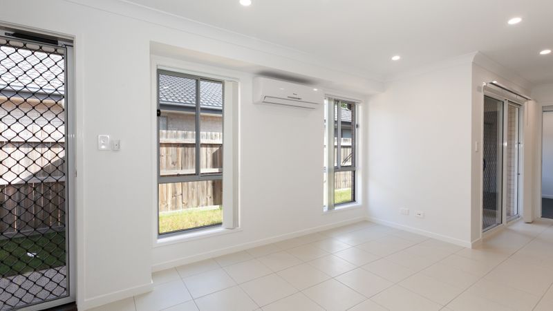 2/9 Daintree Court, Park Ridge, QLD 4125