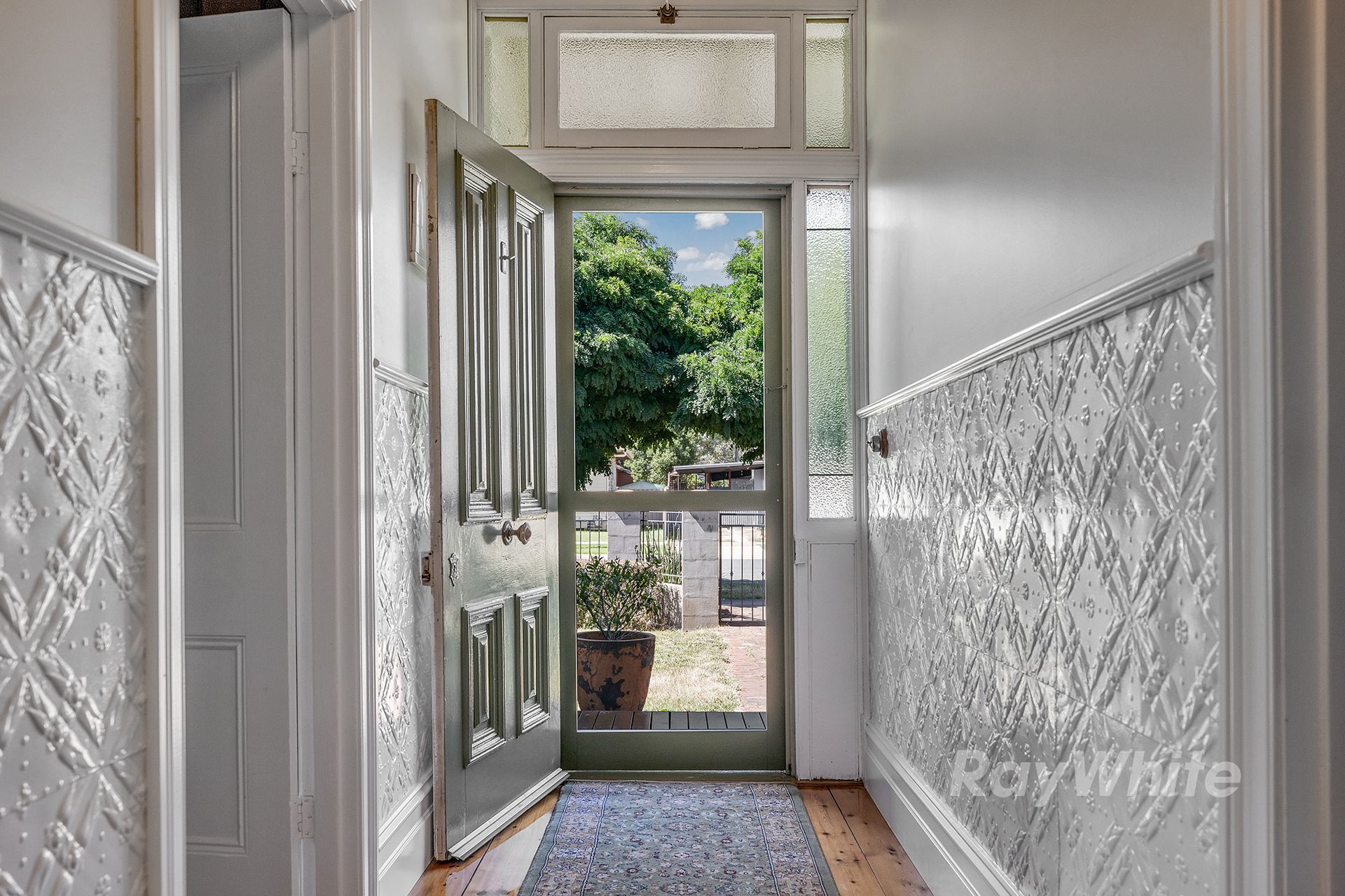32-34 McKenzie Street — photo 4 of 30
