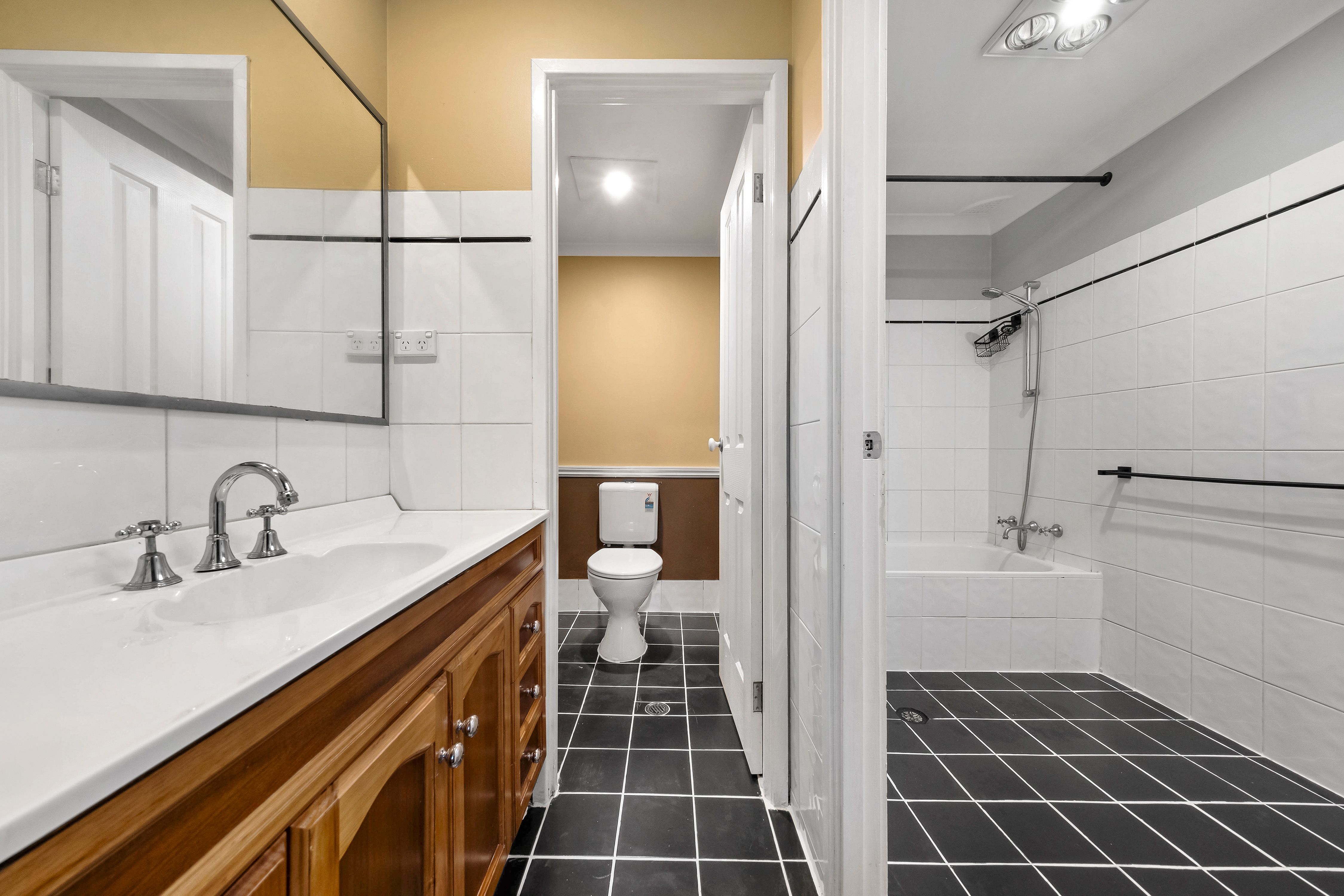 36 Hume Crescent — photo 12 of 23