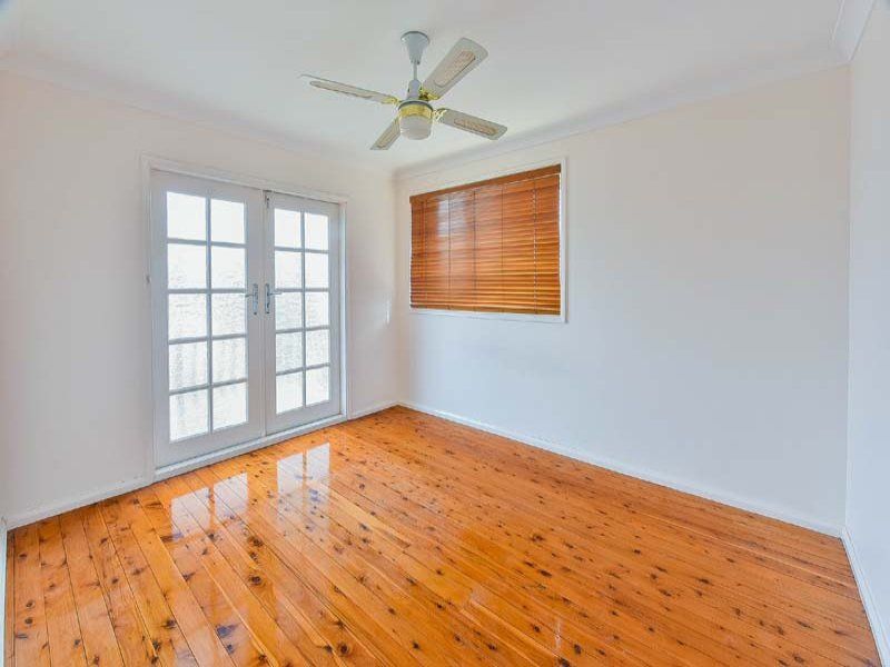 26 Manooka Crescent — photo 5 of 13