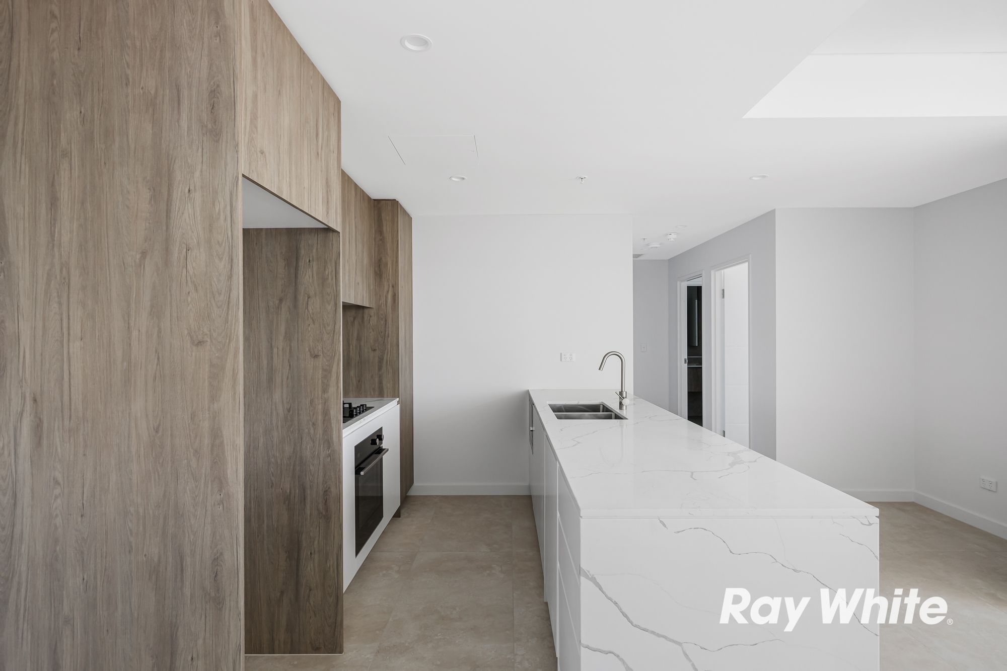 424/5A Taupe Glade — photo 3 of 11