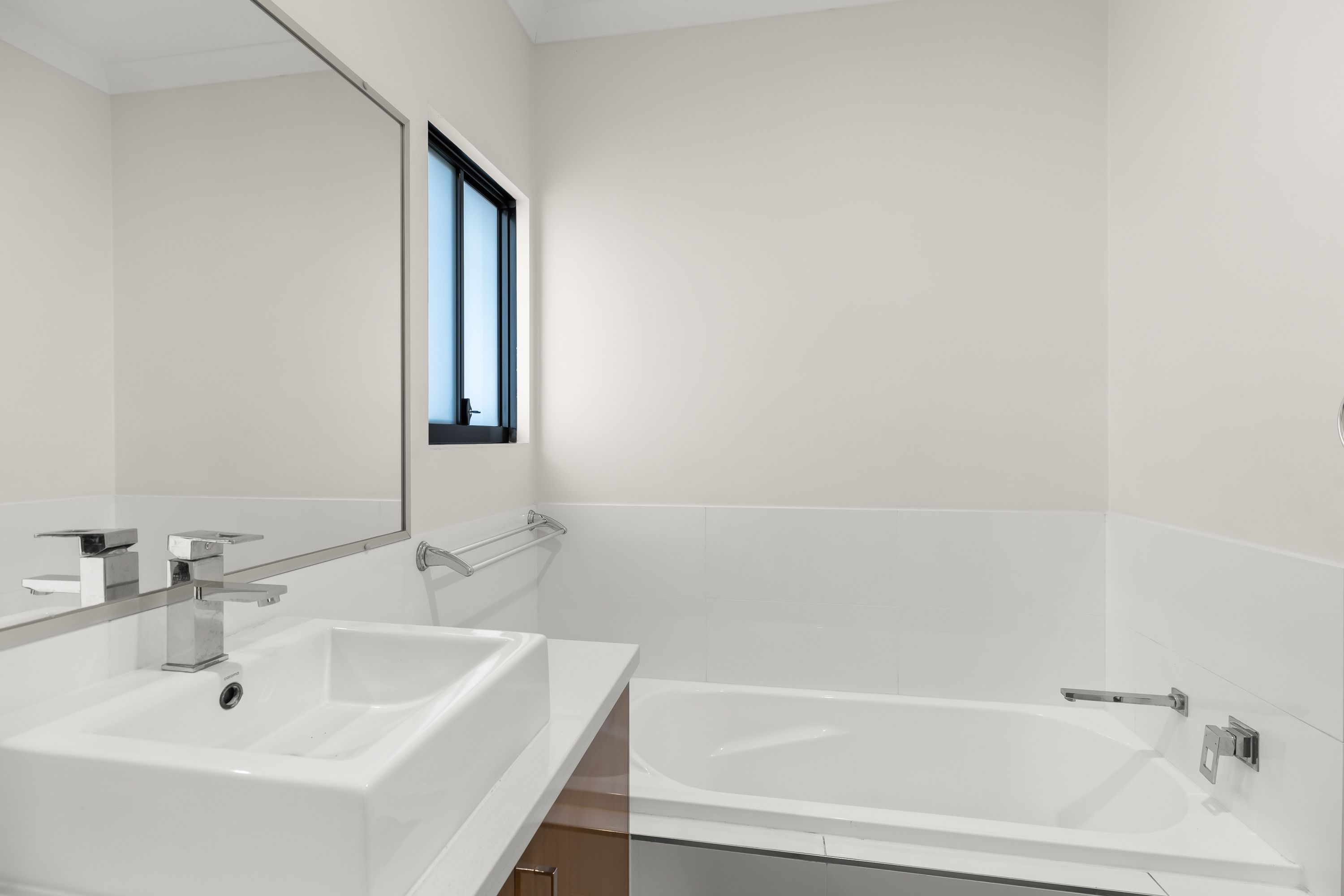 27 Tomarito Crescent — photo 14 of 30