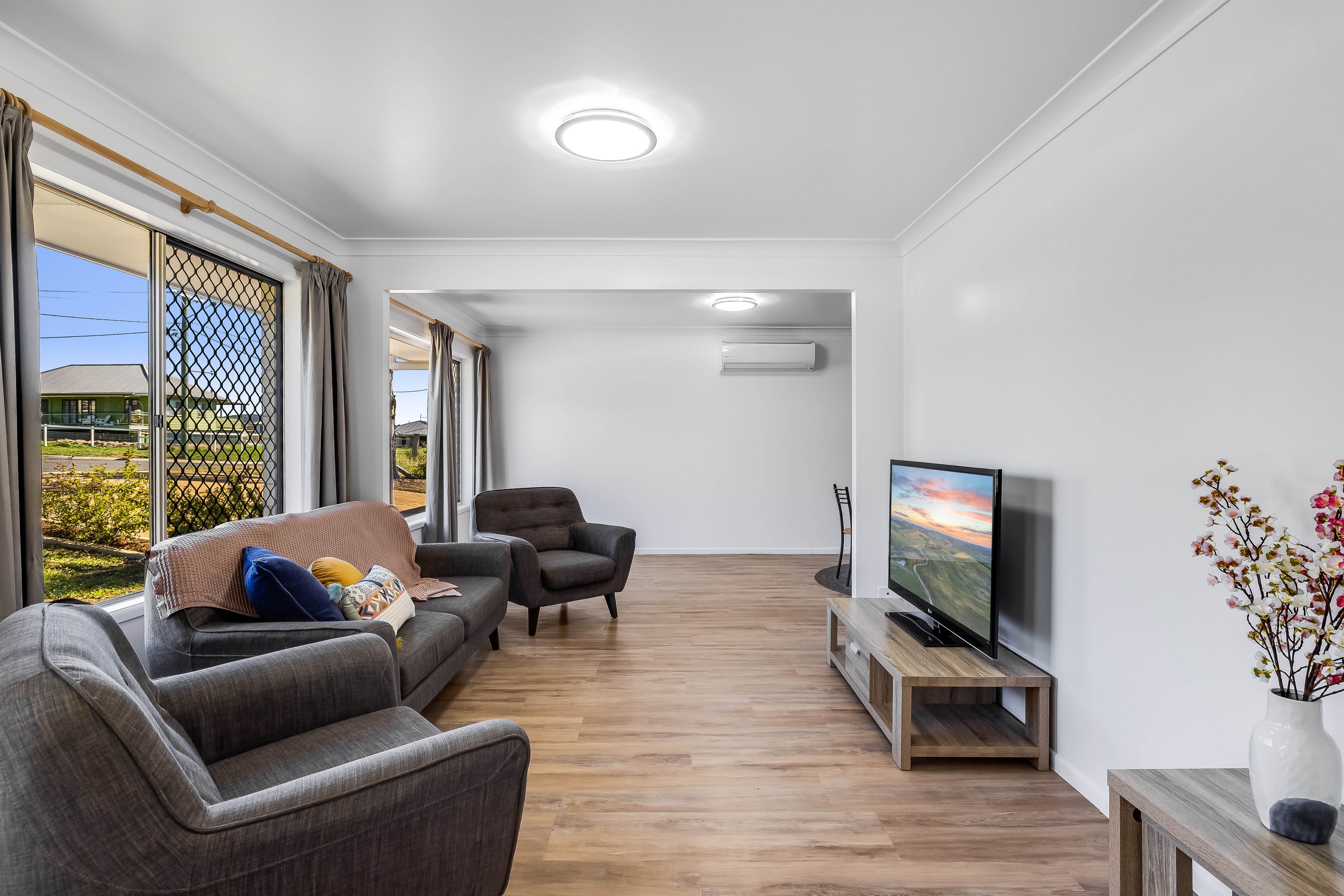 8 Binnie Street, Greenmount, QLD 4359
