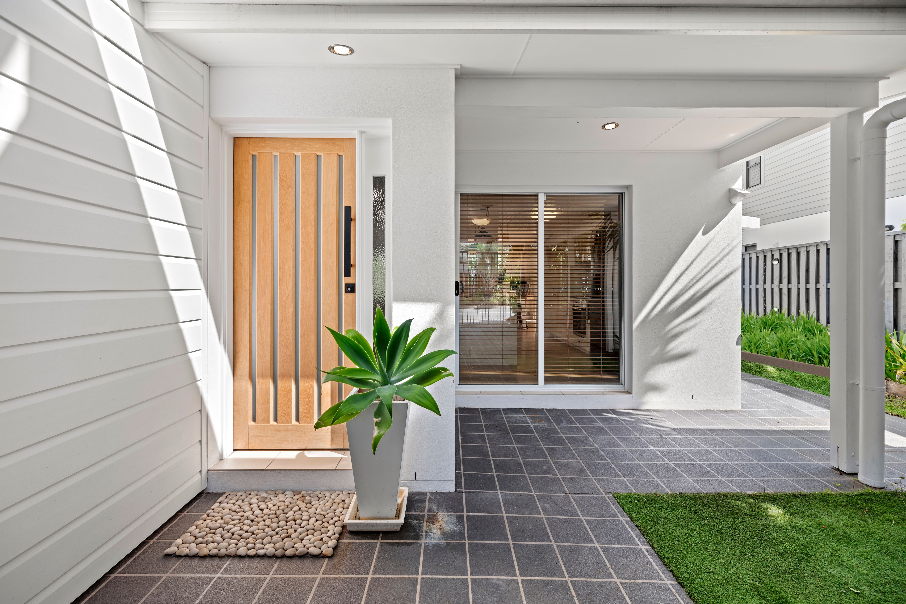 61 Venice Street, Burleigh Waters, QLD 4220