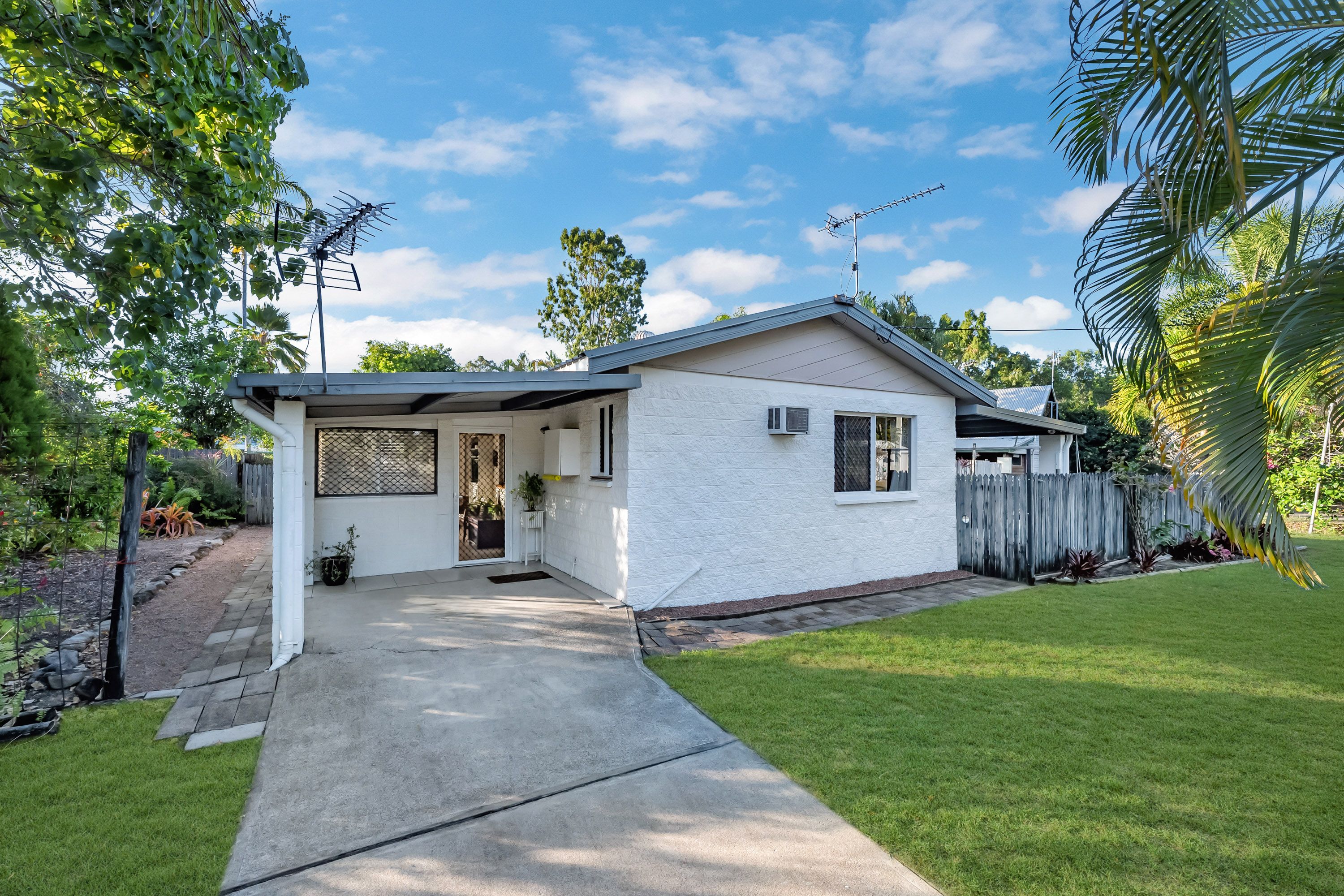 9 Justin Street, Balgal Beach, QLD 4816