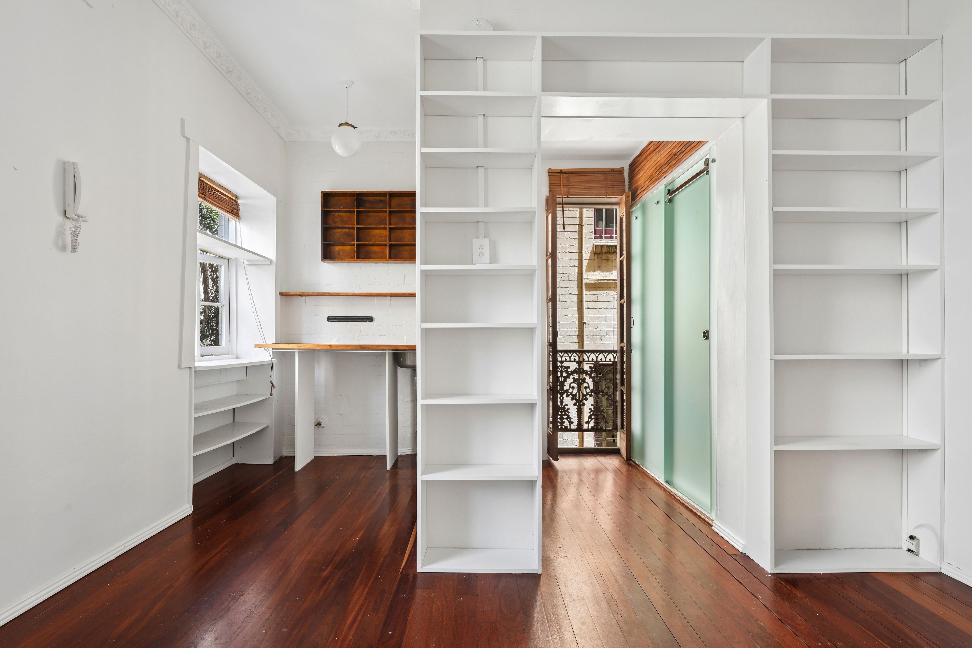 8/37 Roslyn Street — photo 3 of 5