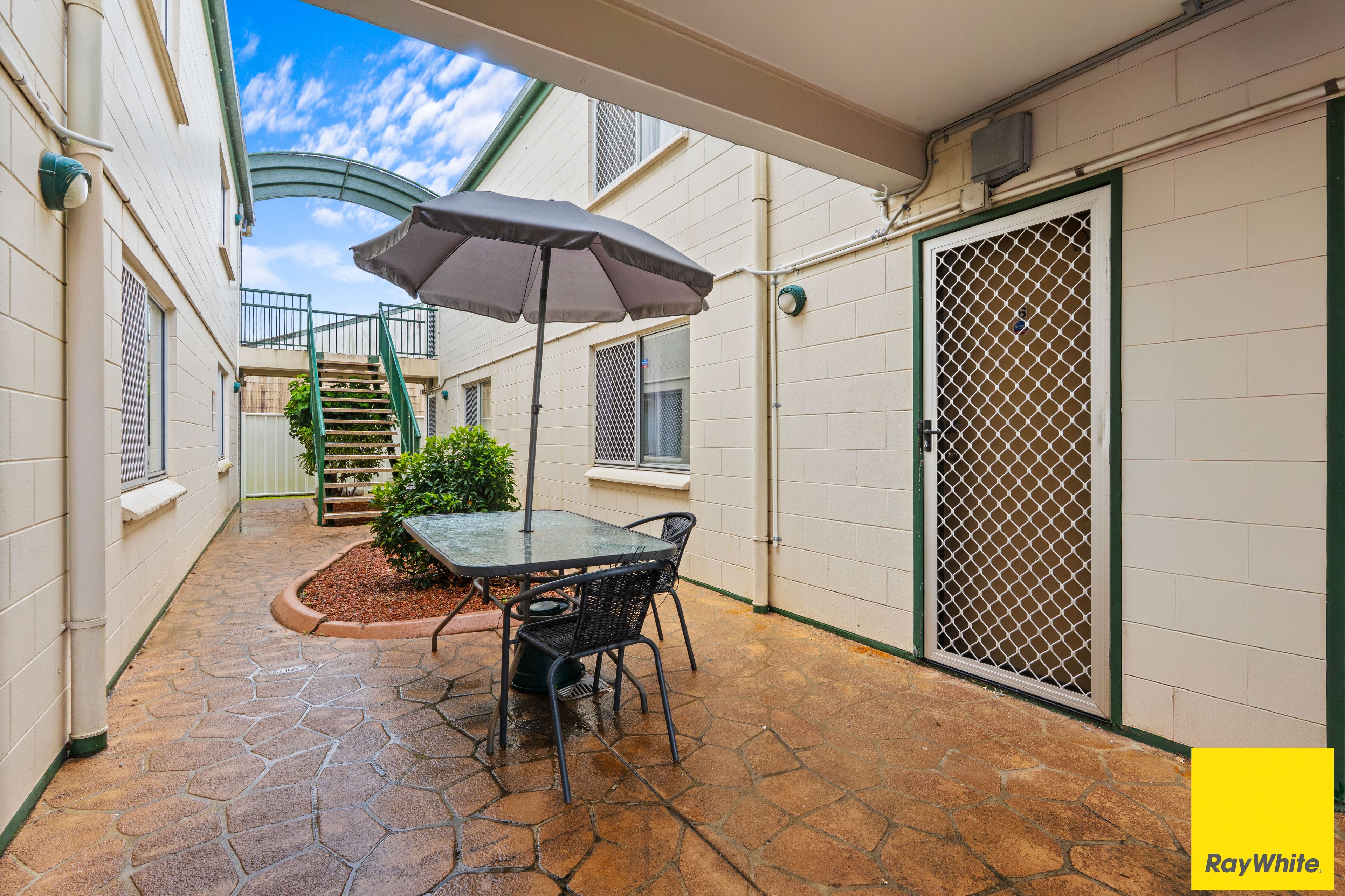 6/122 Aumuller Street — photo 9 of 11