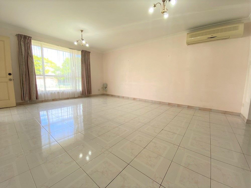 4 Reddall Street, Campbelltown, NSW 2560