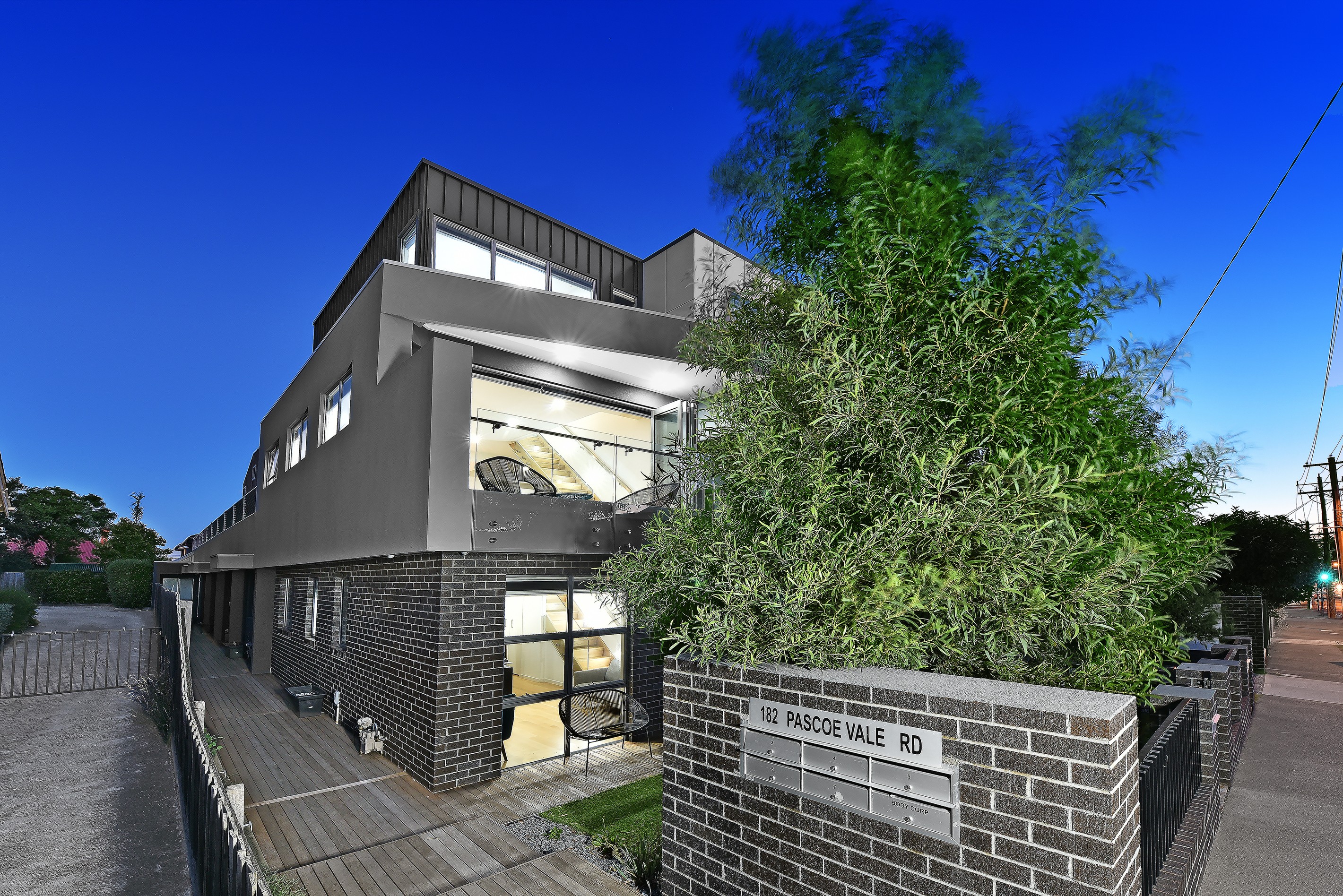 2/182 Pascoe Vale Road, Moonee Ponds, VIC 3039