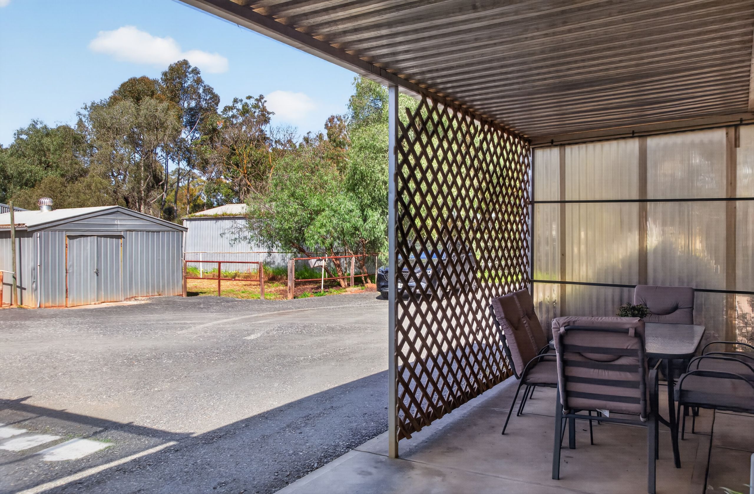 10 Dixon Road — photo 12 of 20