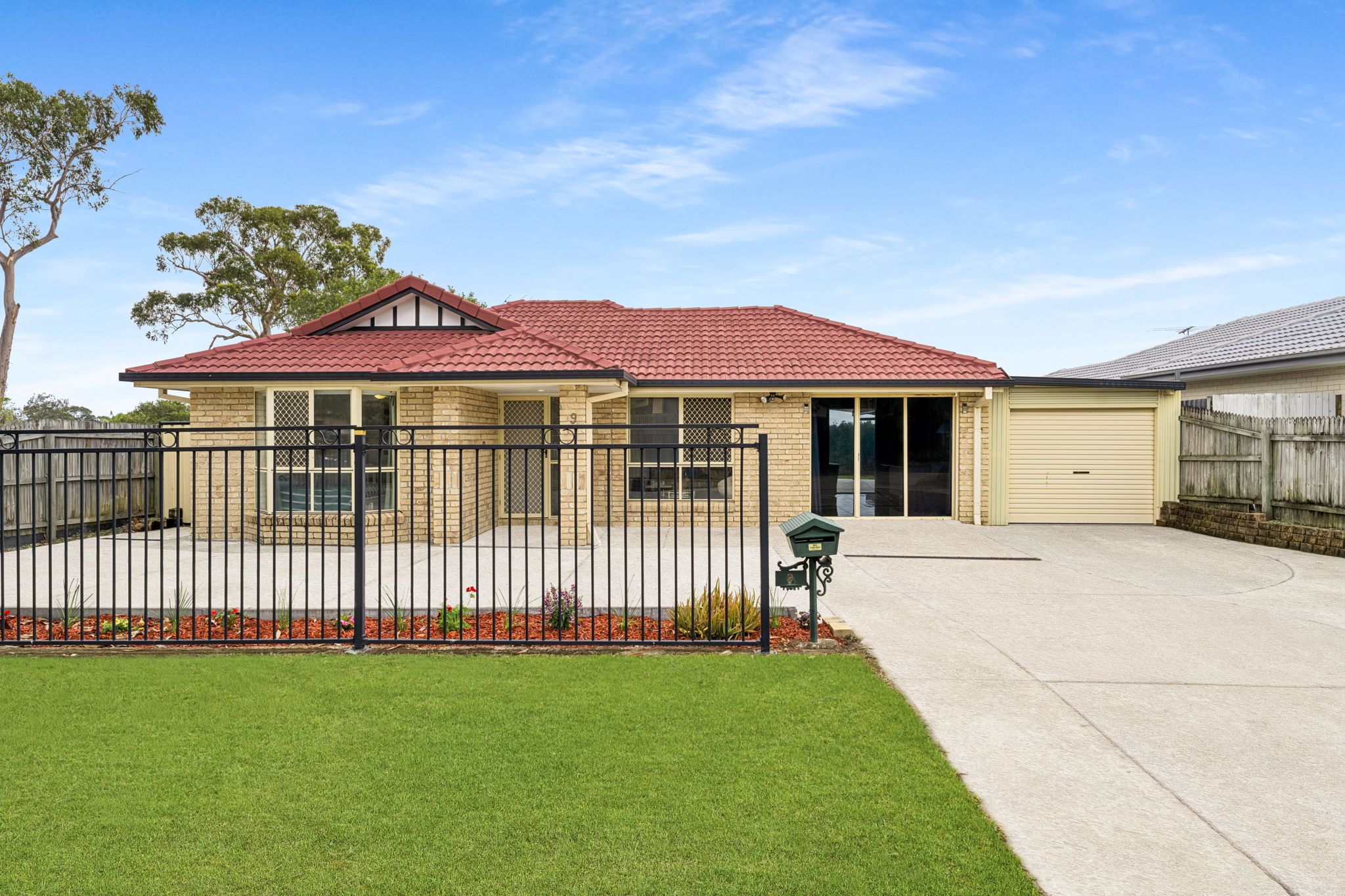 9 Ainslie Street — photo from Ray White Holland Park