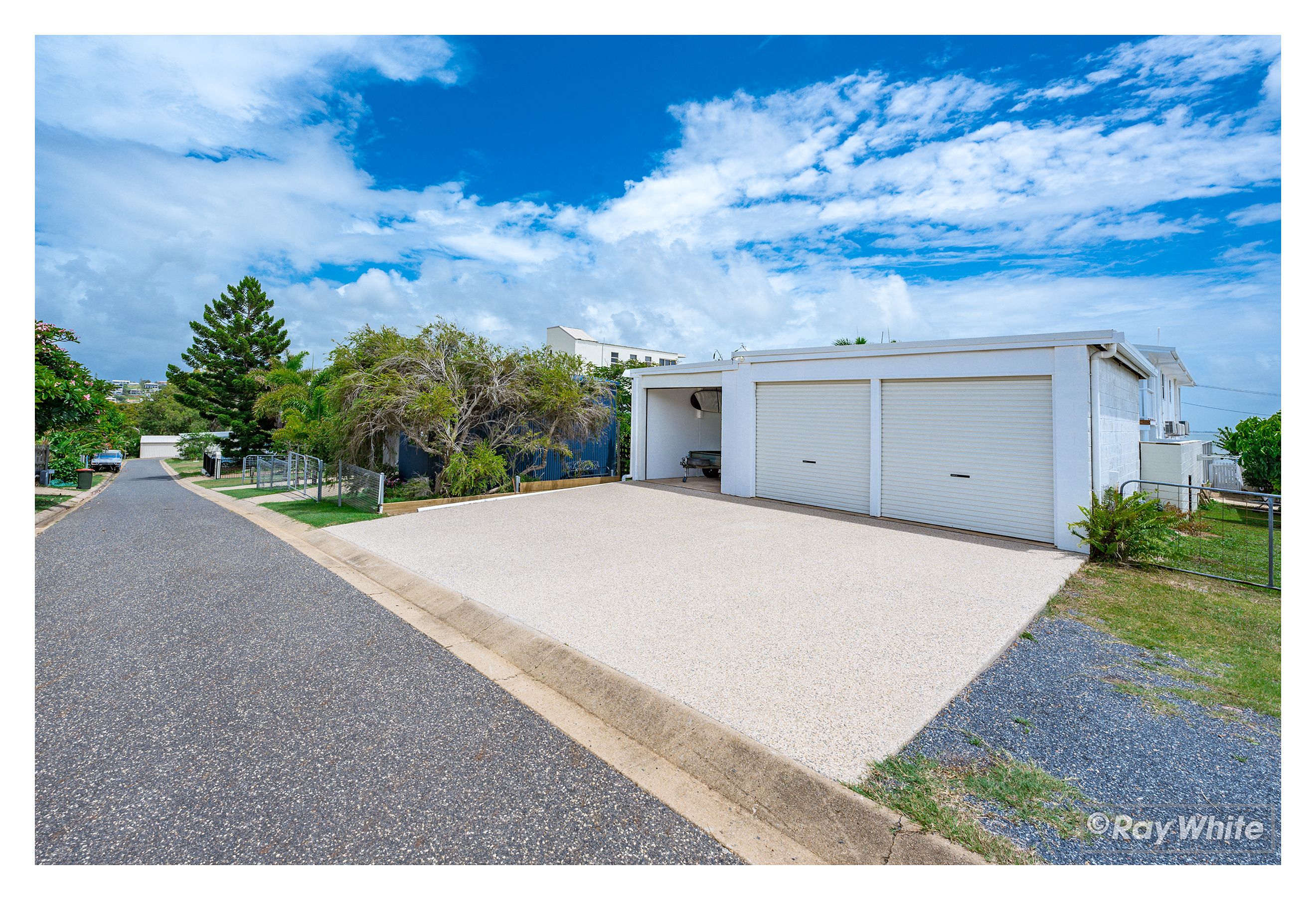 32 Ocean Parade, Cooee Bay, QLD 4703