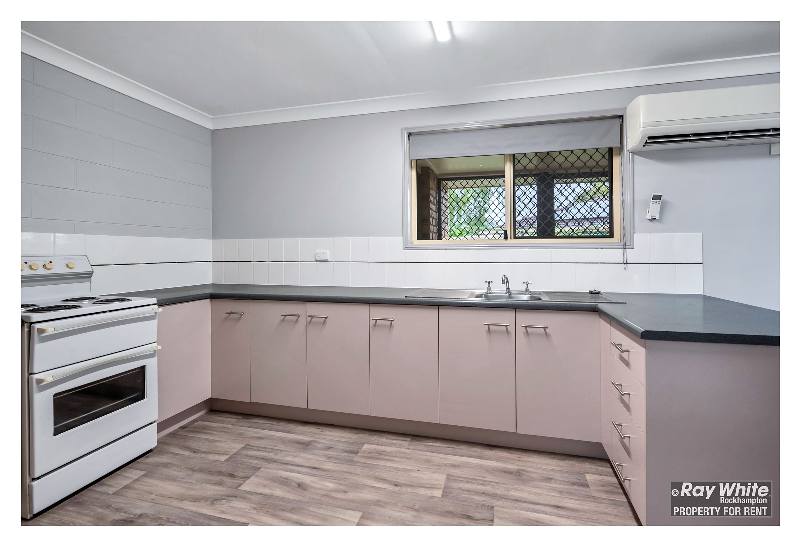 2/4 Orana Place — photo 5 of 17