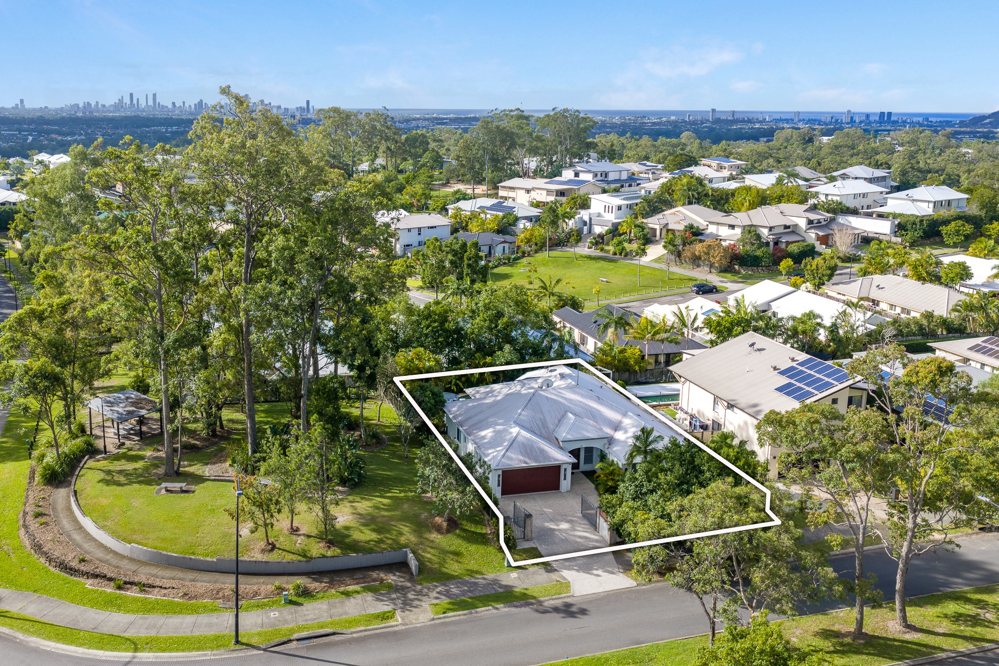 77 Observatory Drive, Reedy Creek, QLD 4227