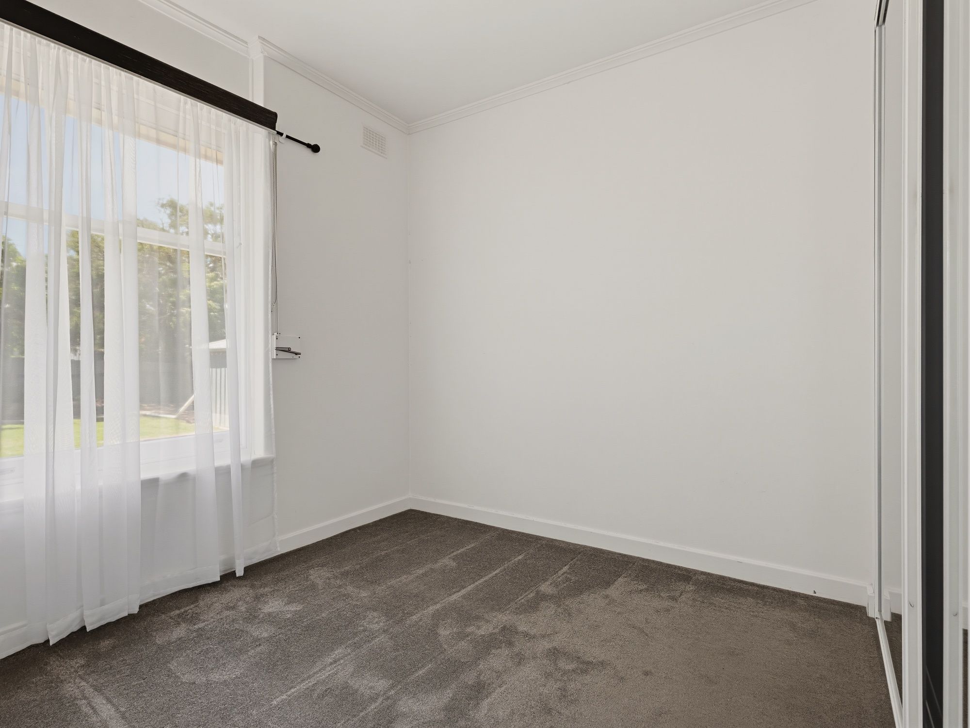 21 Glenda Avenue — photo 12 of 18