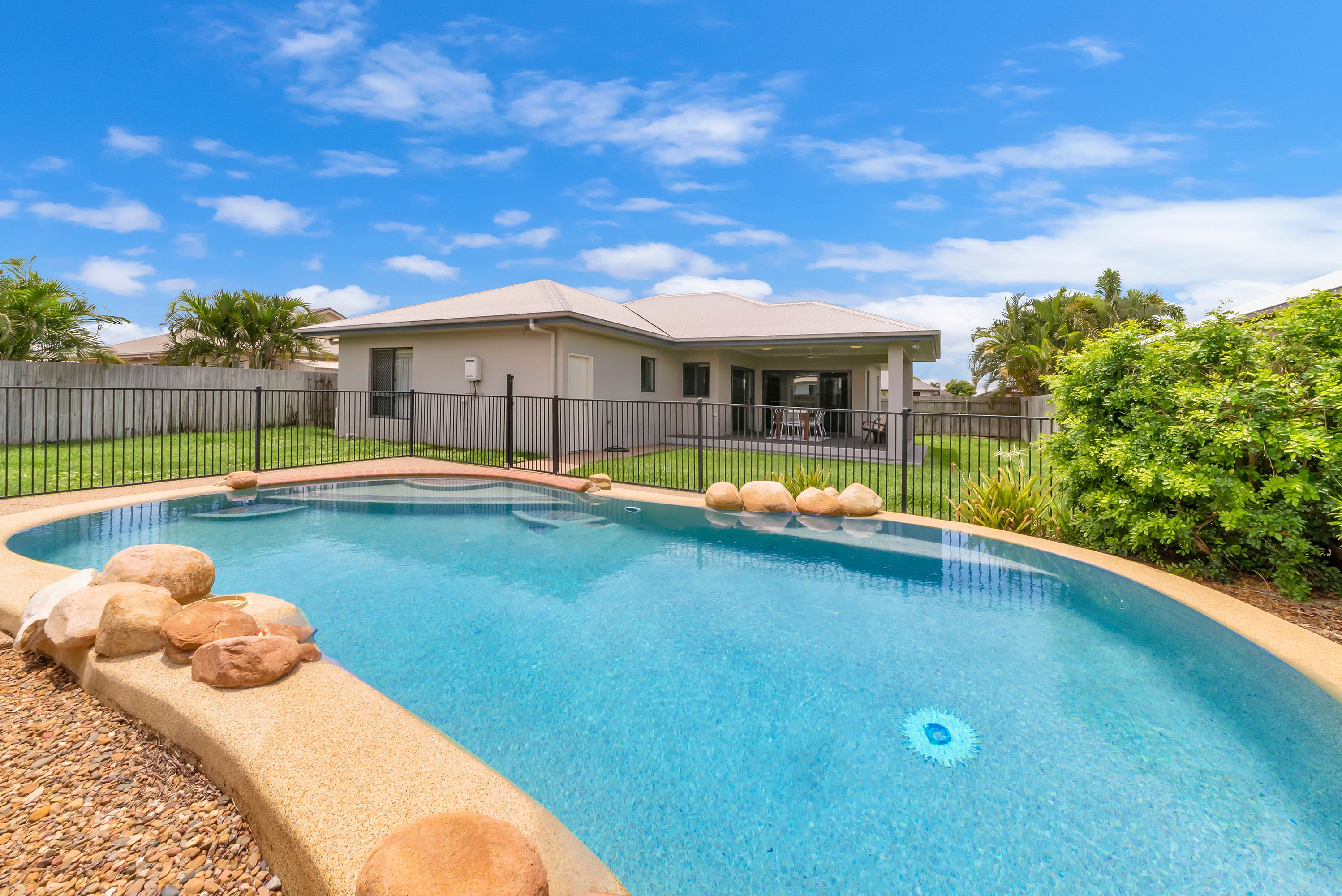 8 Newhaven Place, Idalia, QLD 4811