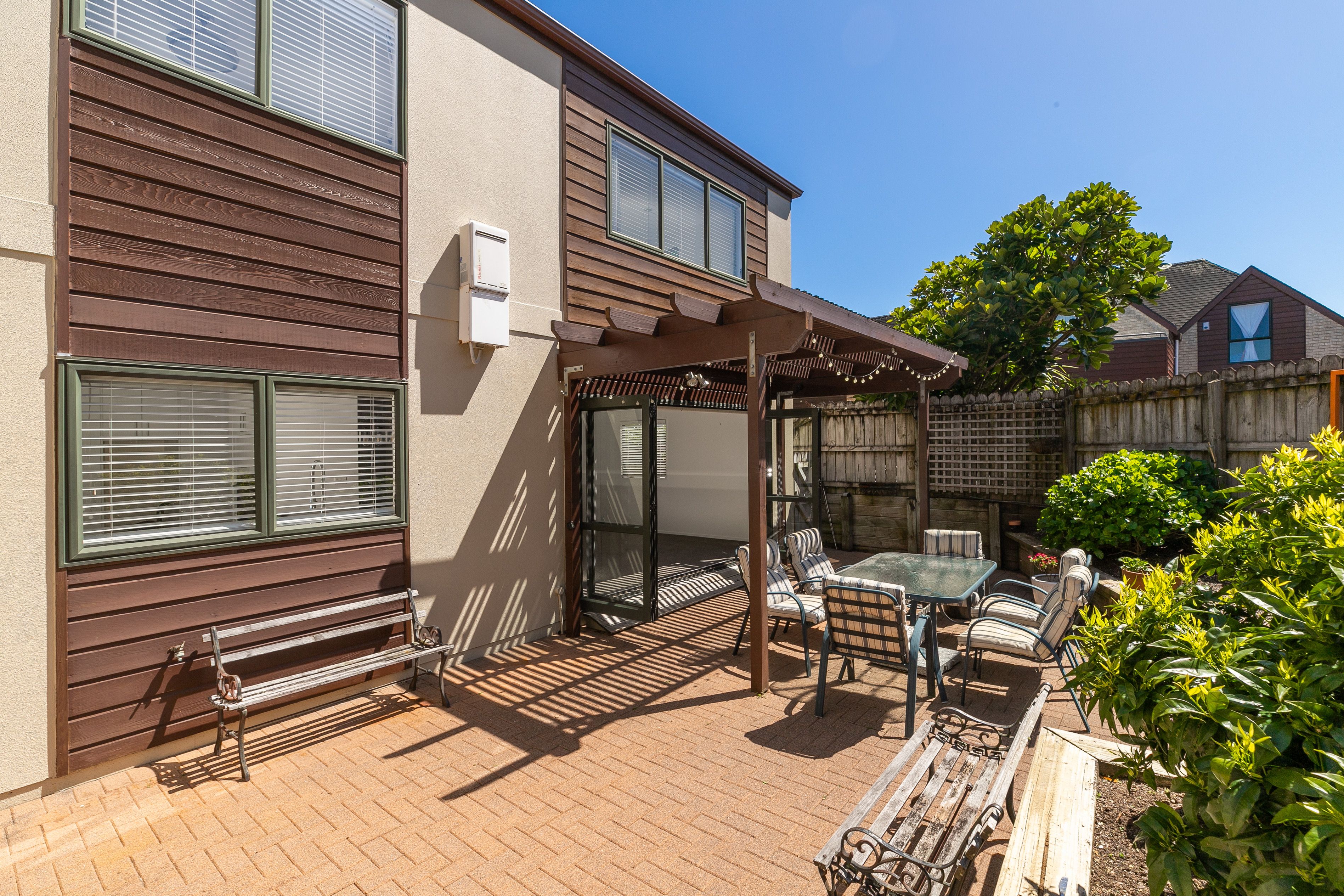 10P/4 Lone Tree Avenue, Te Atatu Peninsula, Waitakere City