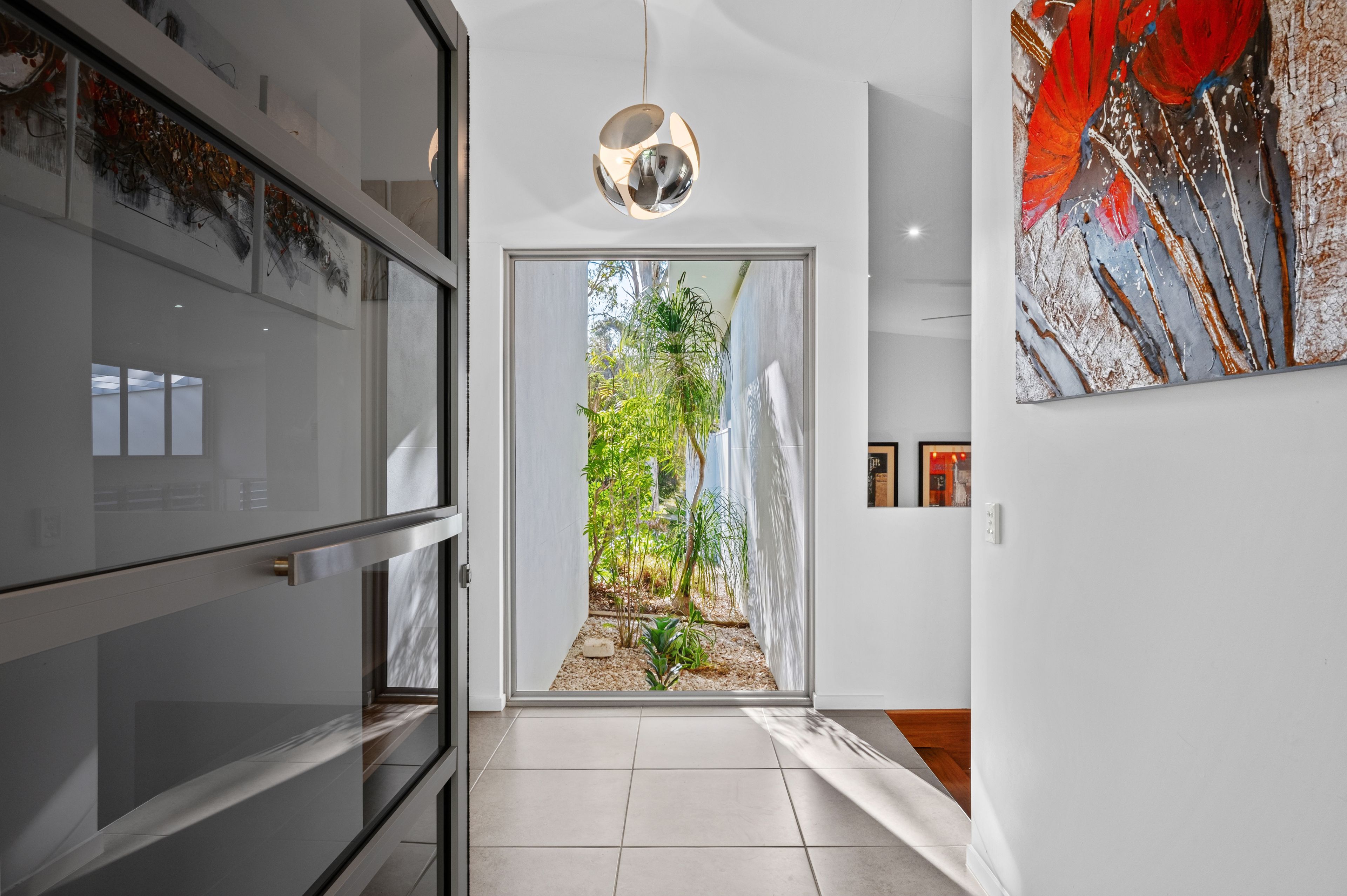 102 Oatlands Court — photo 9 of 30