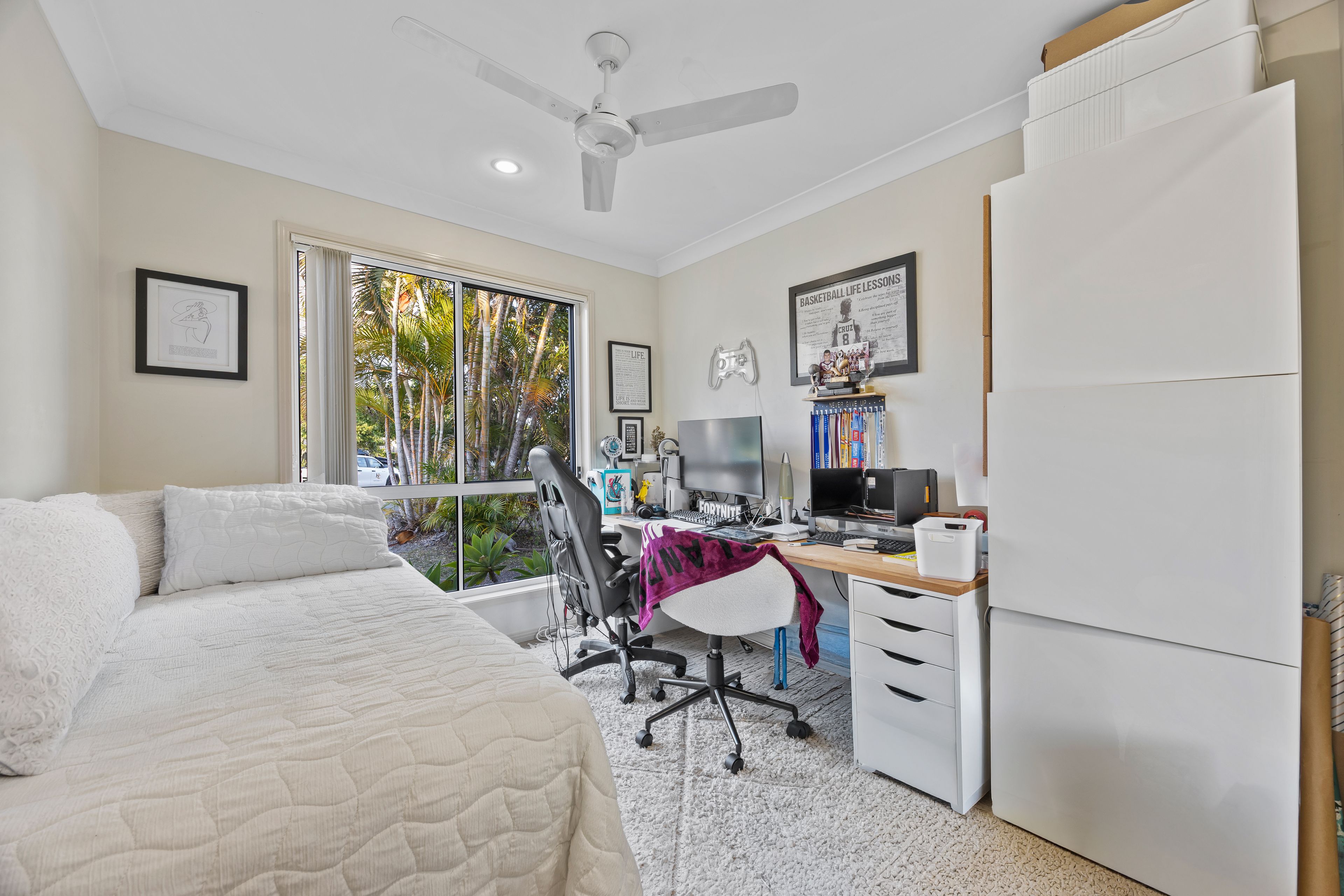 7 Solitaire Place — photo 12 of 23