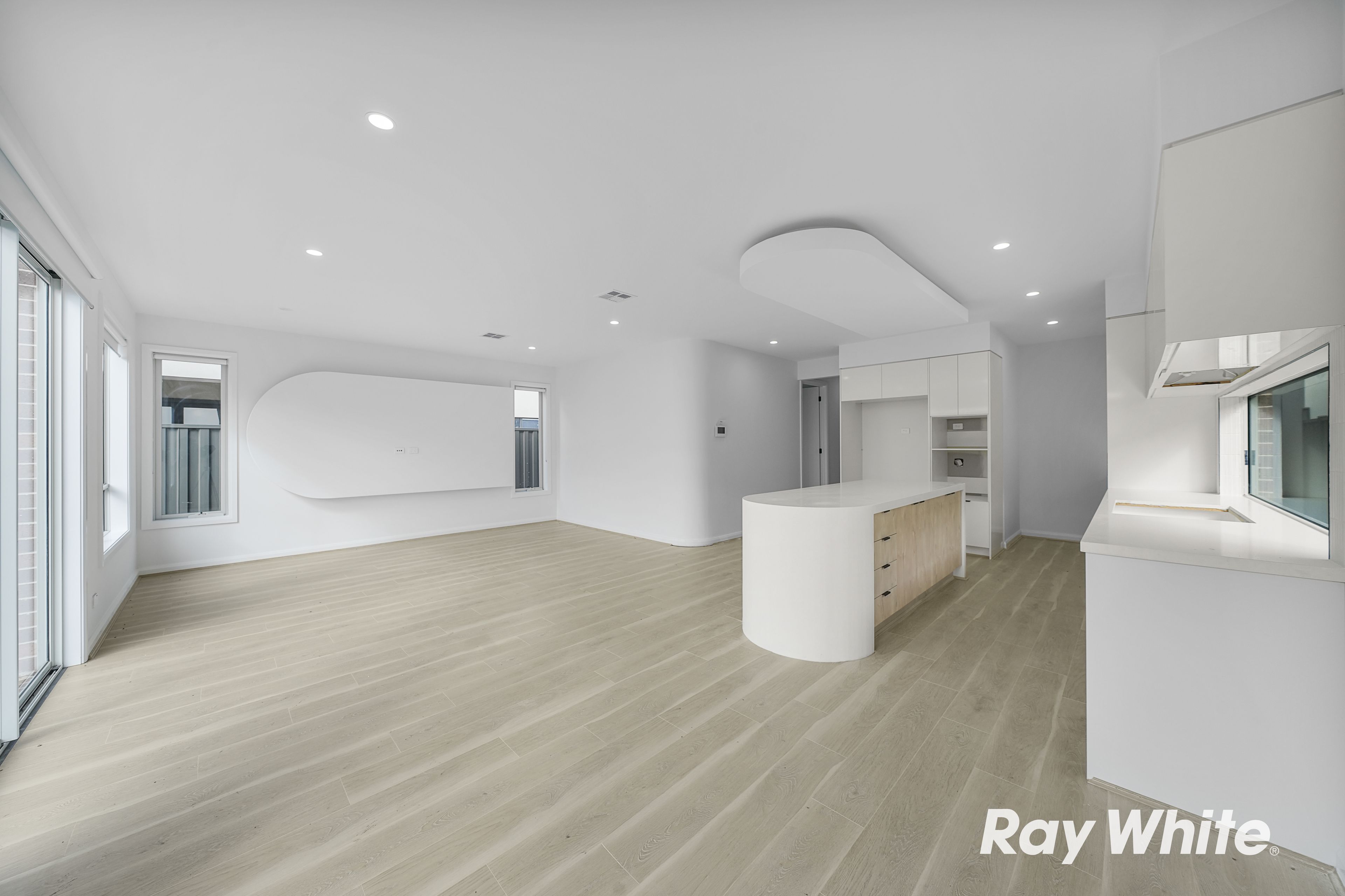 4 SYLVESTRIS Drive — photo 9 of 22