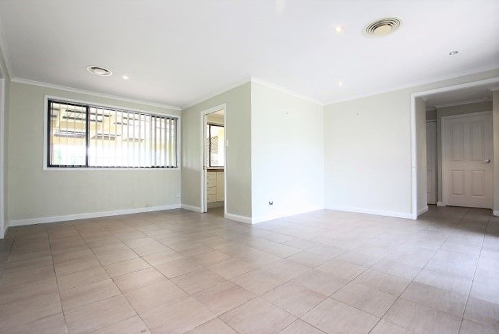 8 Huthnance Place, Camden South, NSW 2570