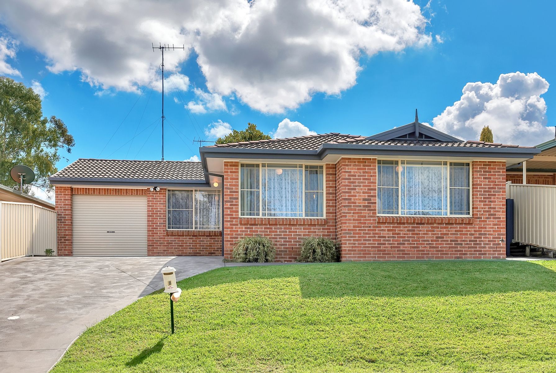 8 Cowan Place, Glenmore Park, NSW 2745