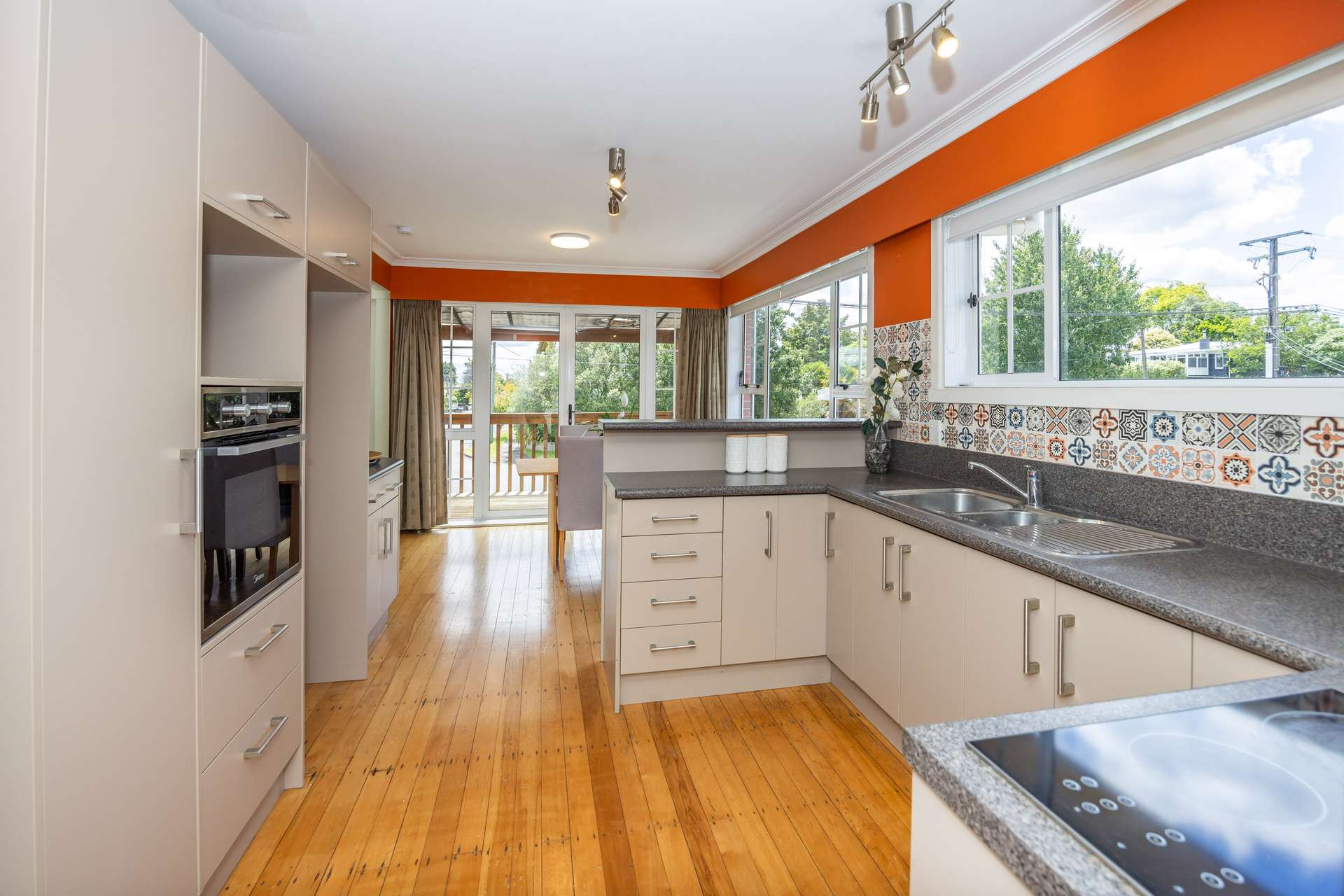 31 Mitcham Avenue photo 15