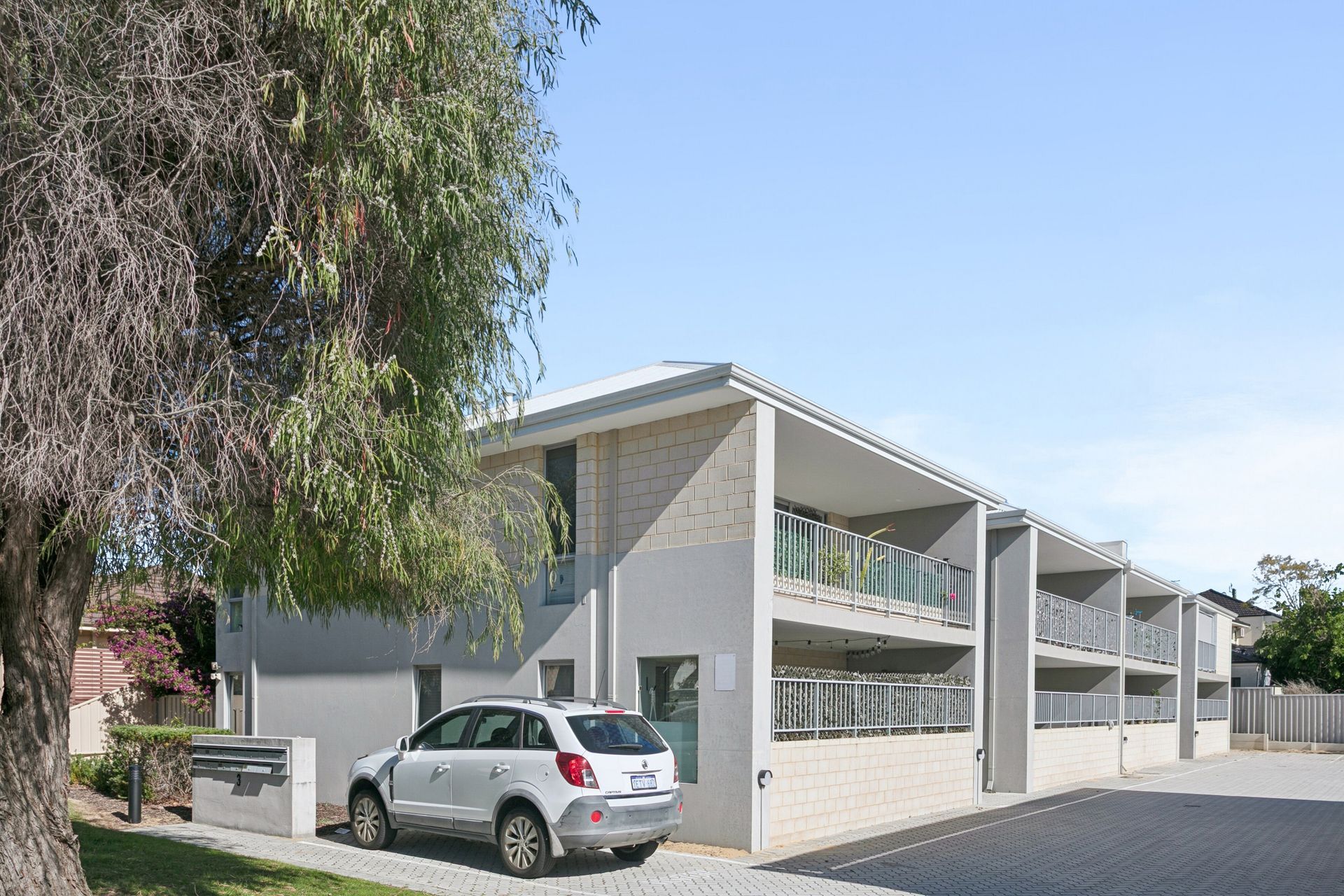 10/3 Donar Street — photo from Ray White Inner North