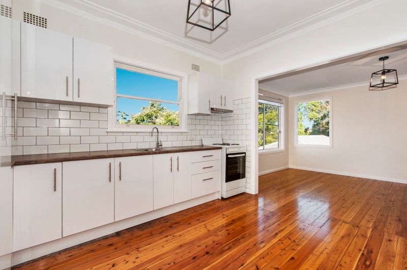 21 Staff Road, Unanderra NSW 2526
