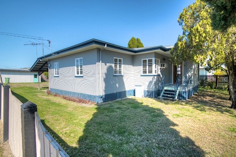 184 South Station Road, Silkstone QLD 4304