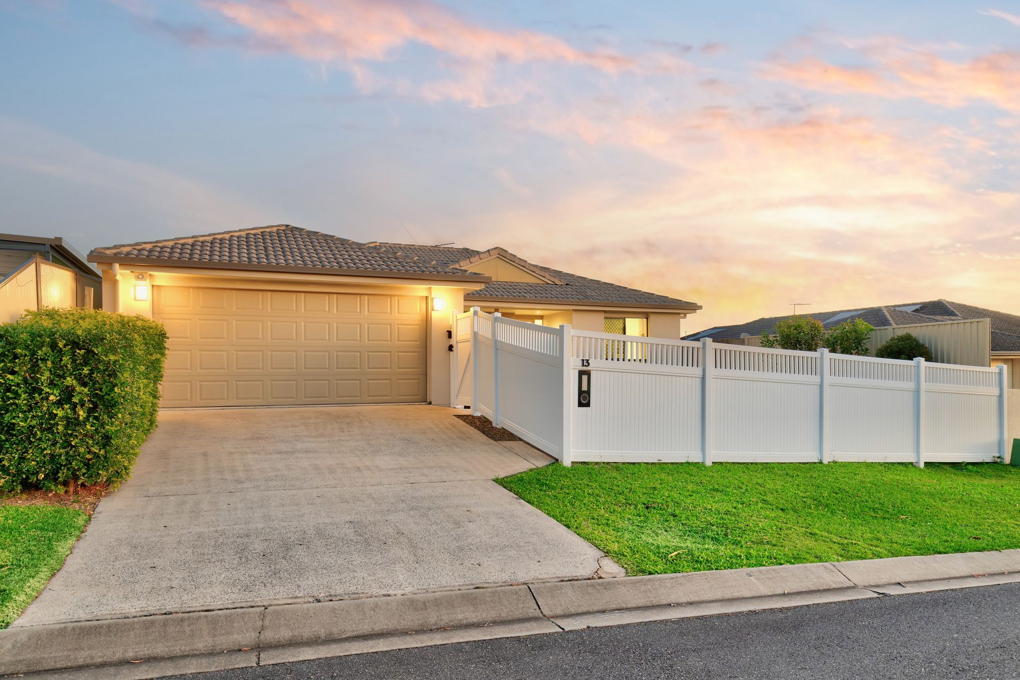 13 Girraween Crescent, Parkinson, QLD 4115