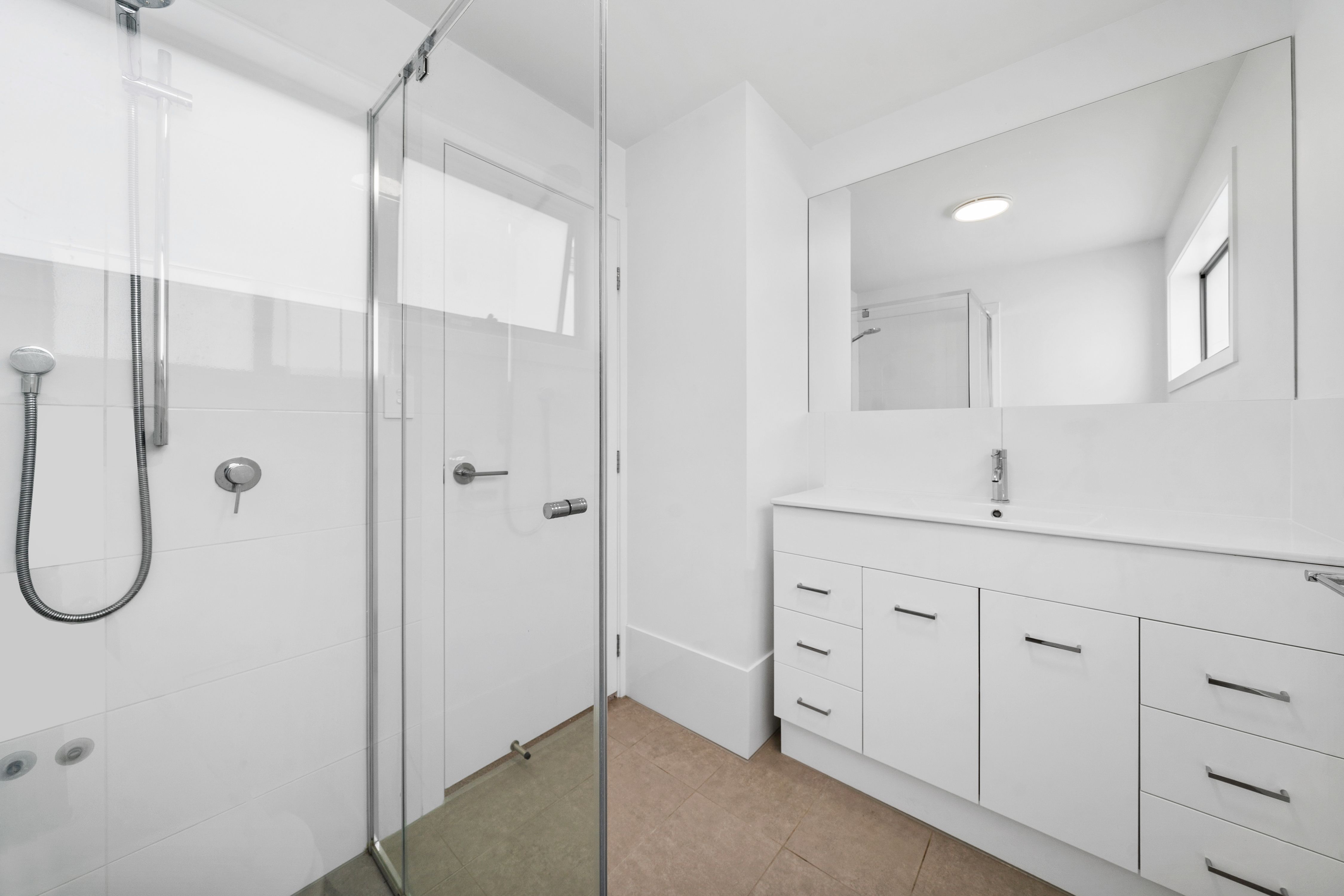 84/1 McEwan Street — photo 10 of 13
