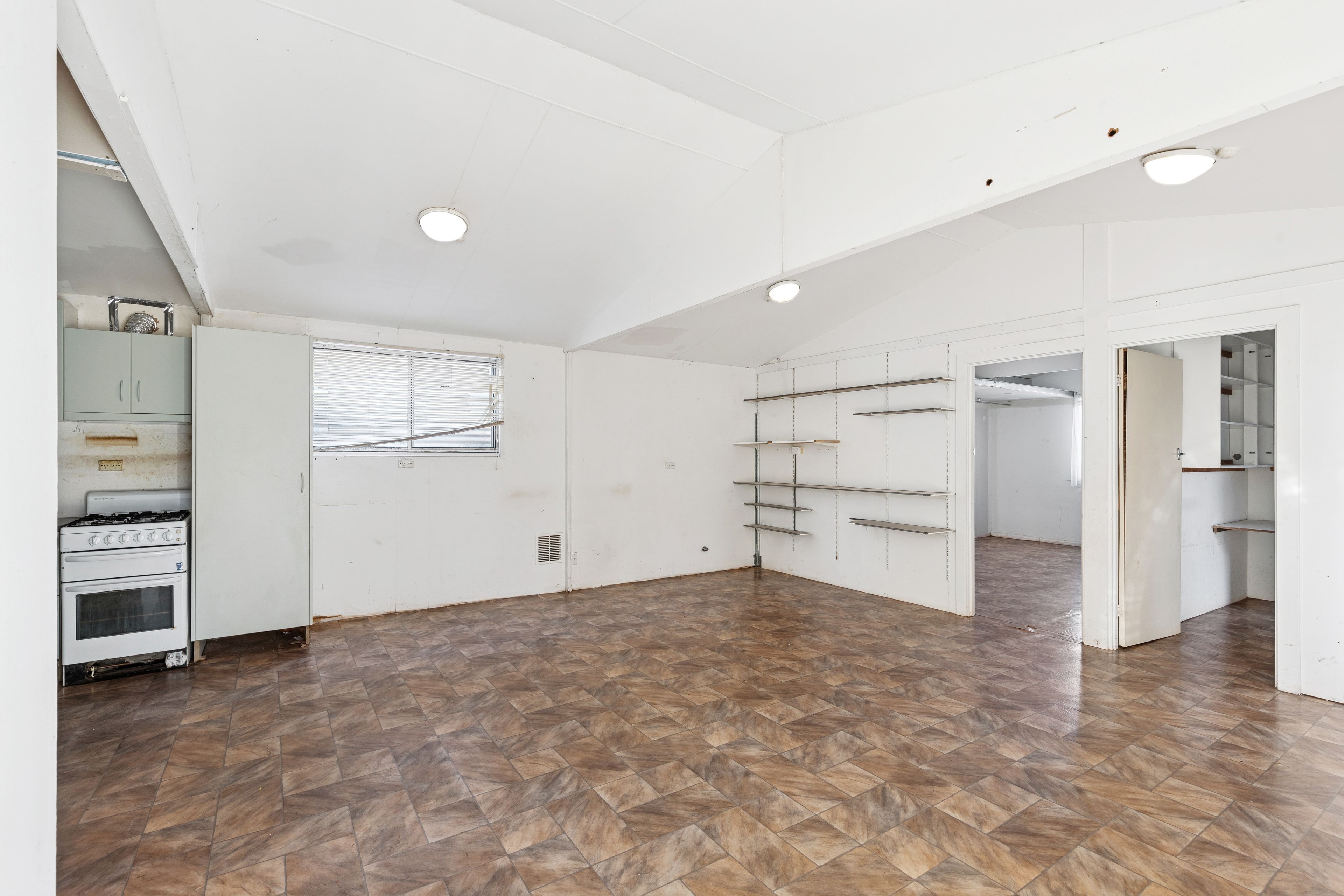 10 Orana Street — photo 7 of 15