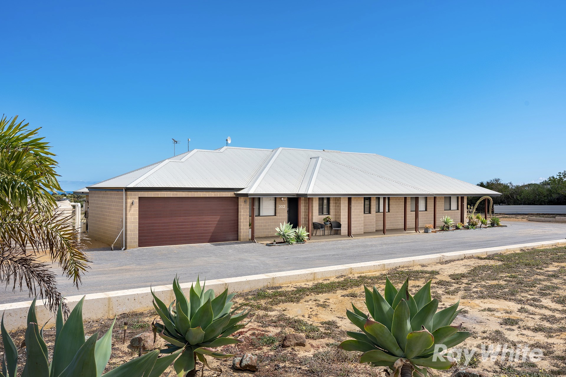 302 Eliza Shaw Drive, White Peak, WA 6532
