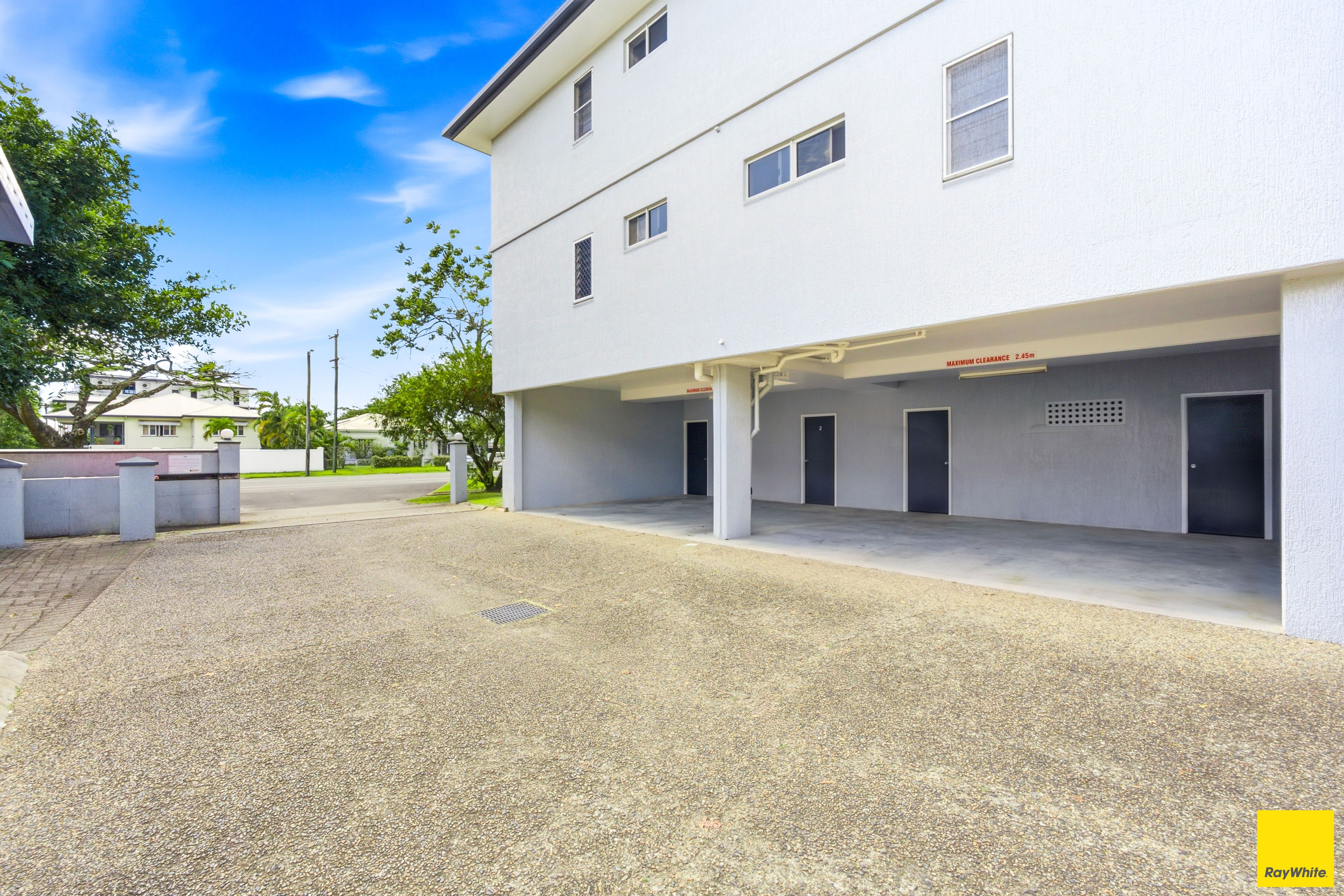 1/303-305 Lake Street — photo 13 of 18