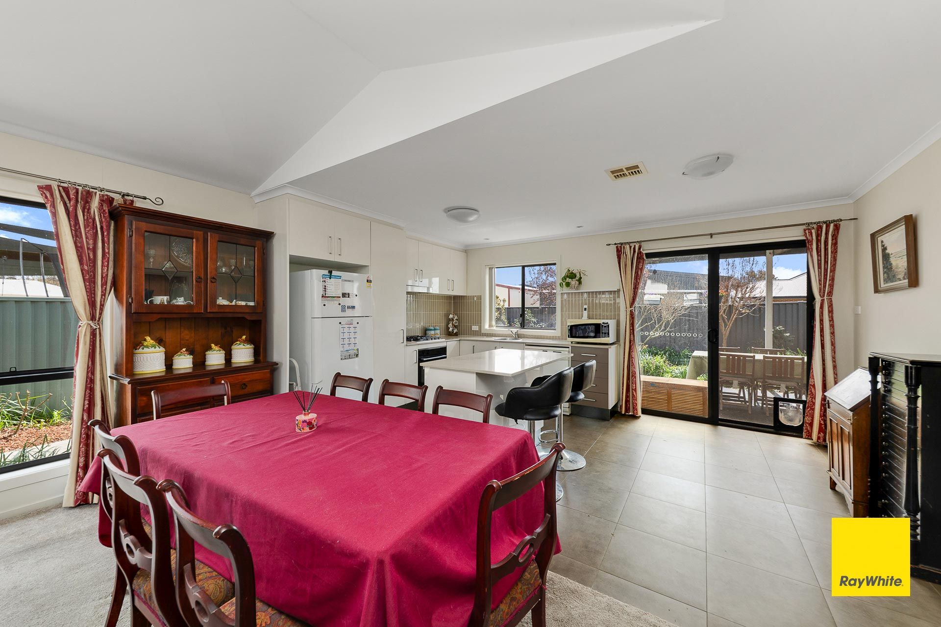 11/4-6 Mcmahon Drive — photo 5 of 19