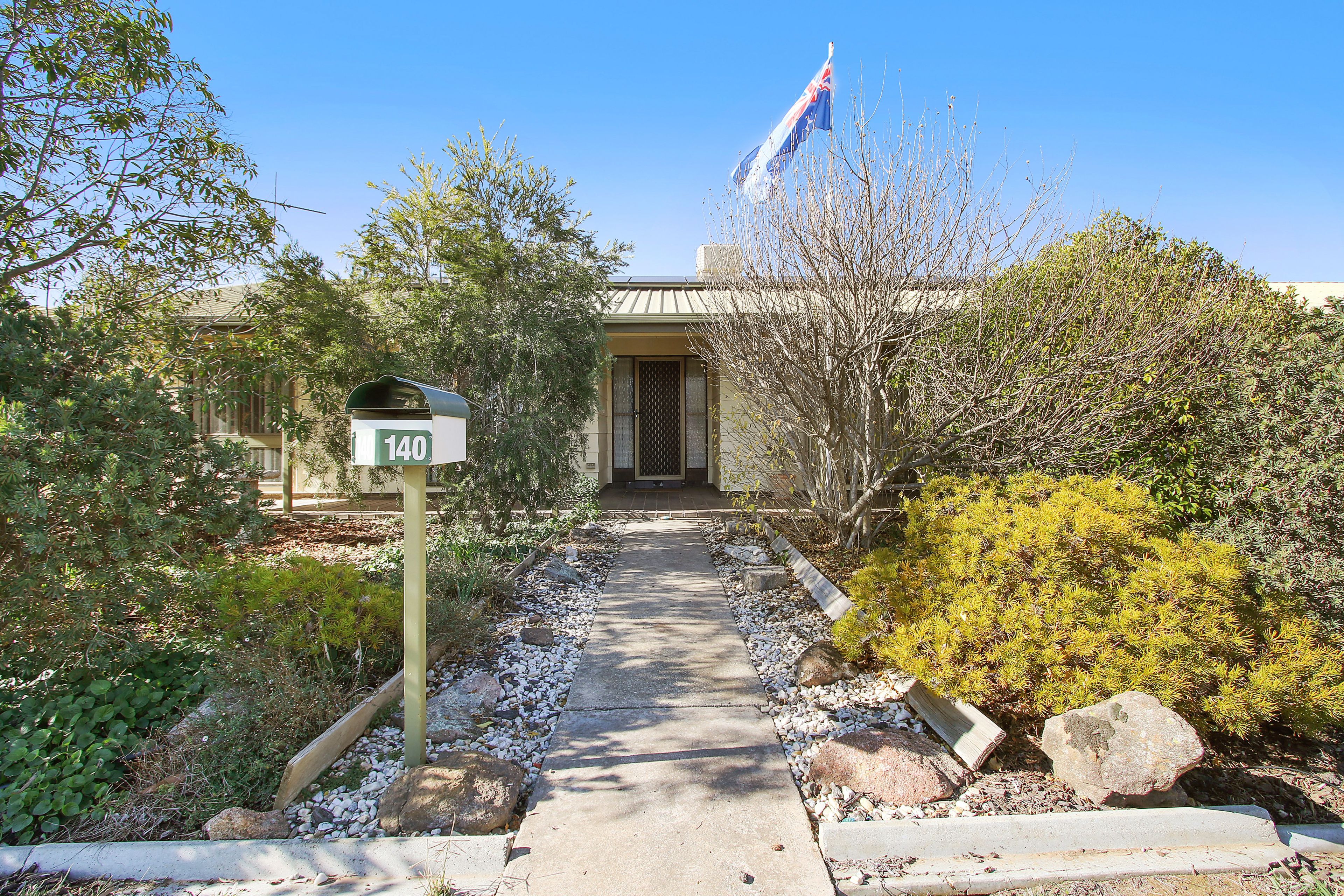 140 Hume Street