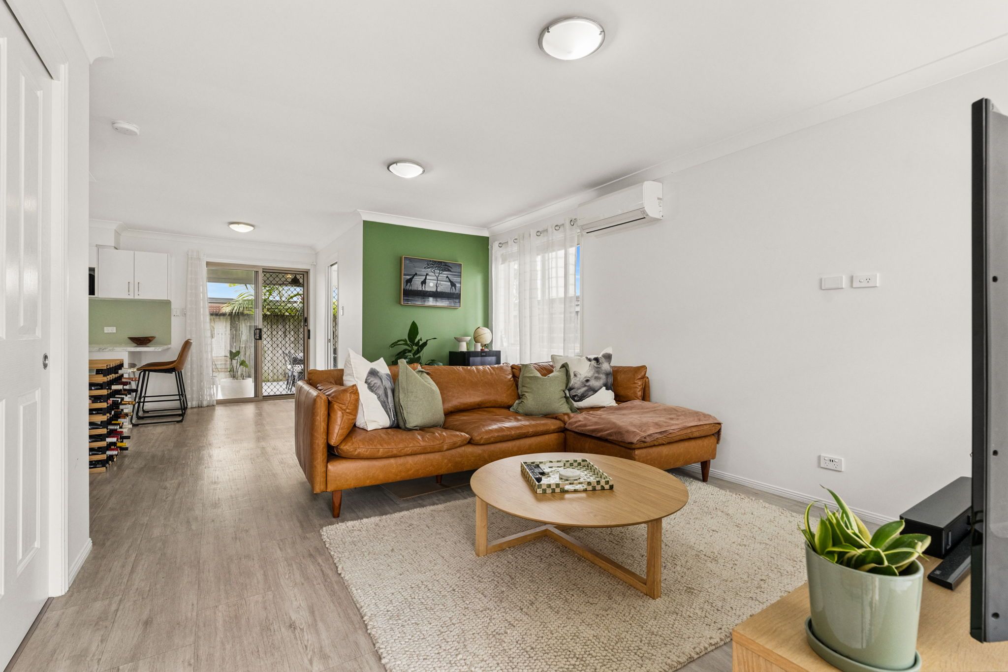 31/50 Johnston Street — photo 3 of 26
