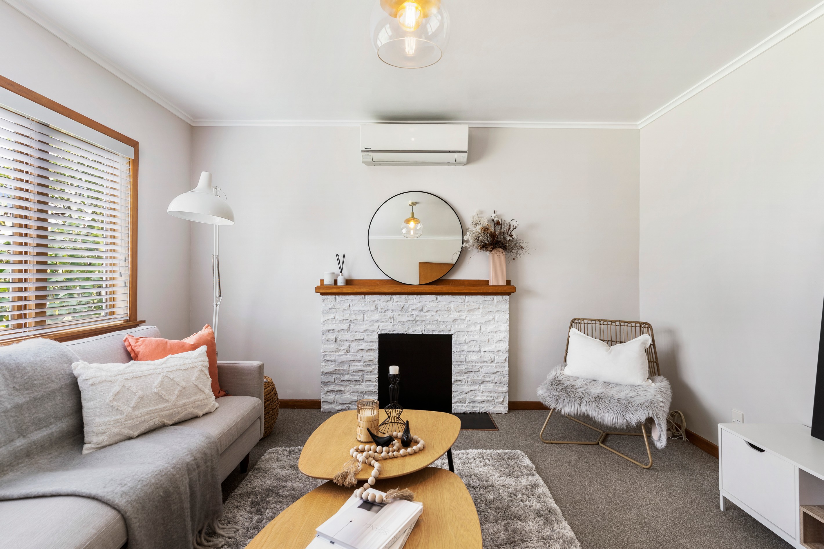 1/6 Lancaster Road, Beach Haven, North Shore City